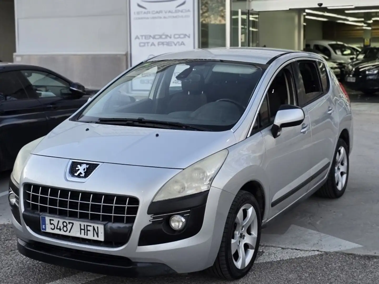 Peugeot 3008 1.6HDI FAP Active 110 Gris - 2