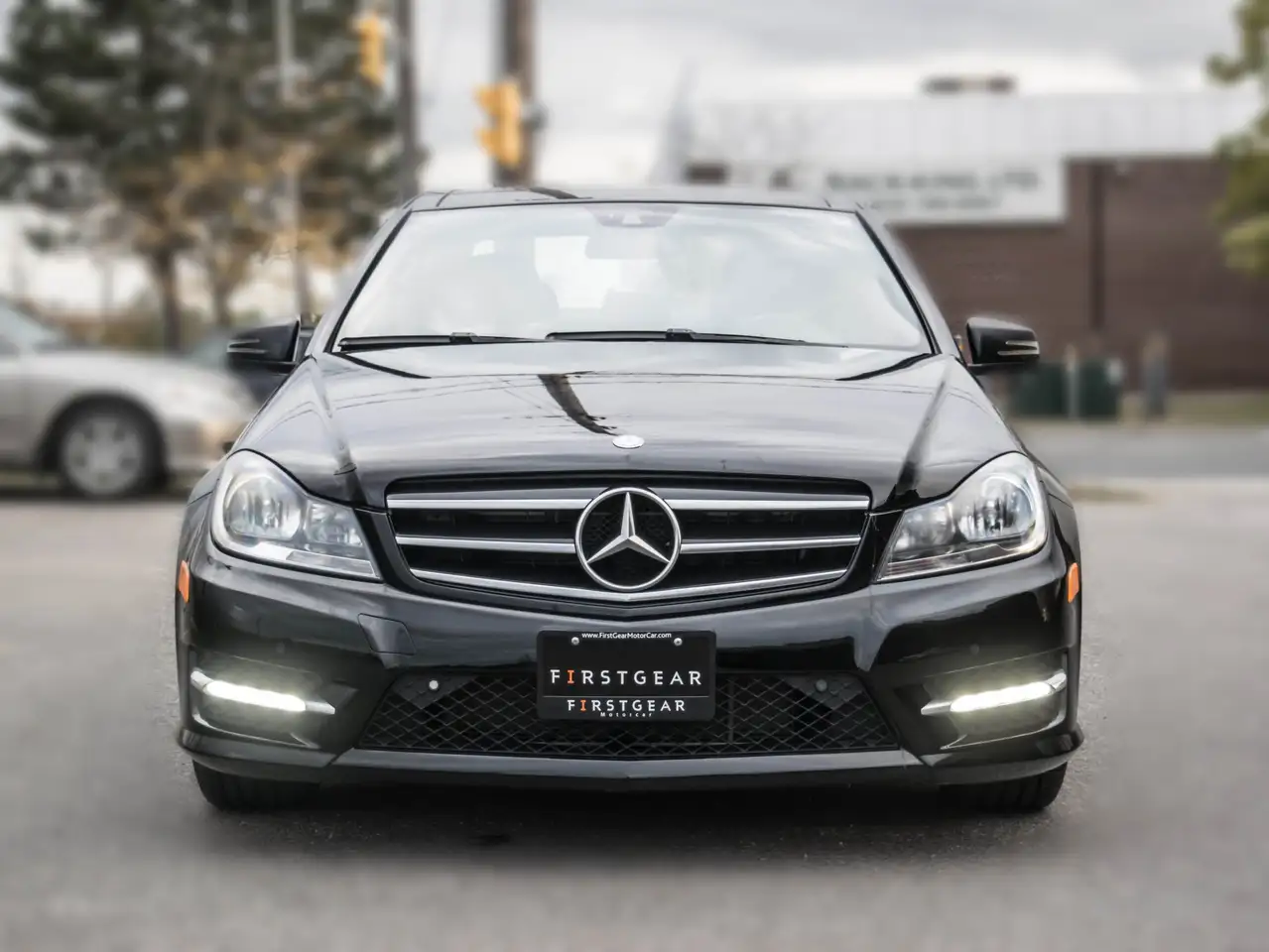 Mercedes-Benz C-Class снимка Mercedes-Benz C-Class