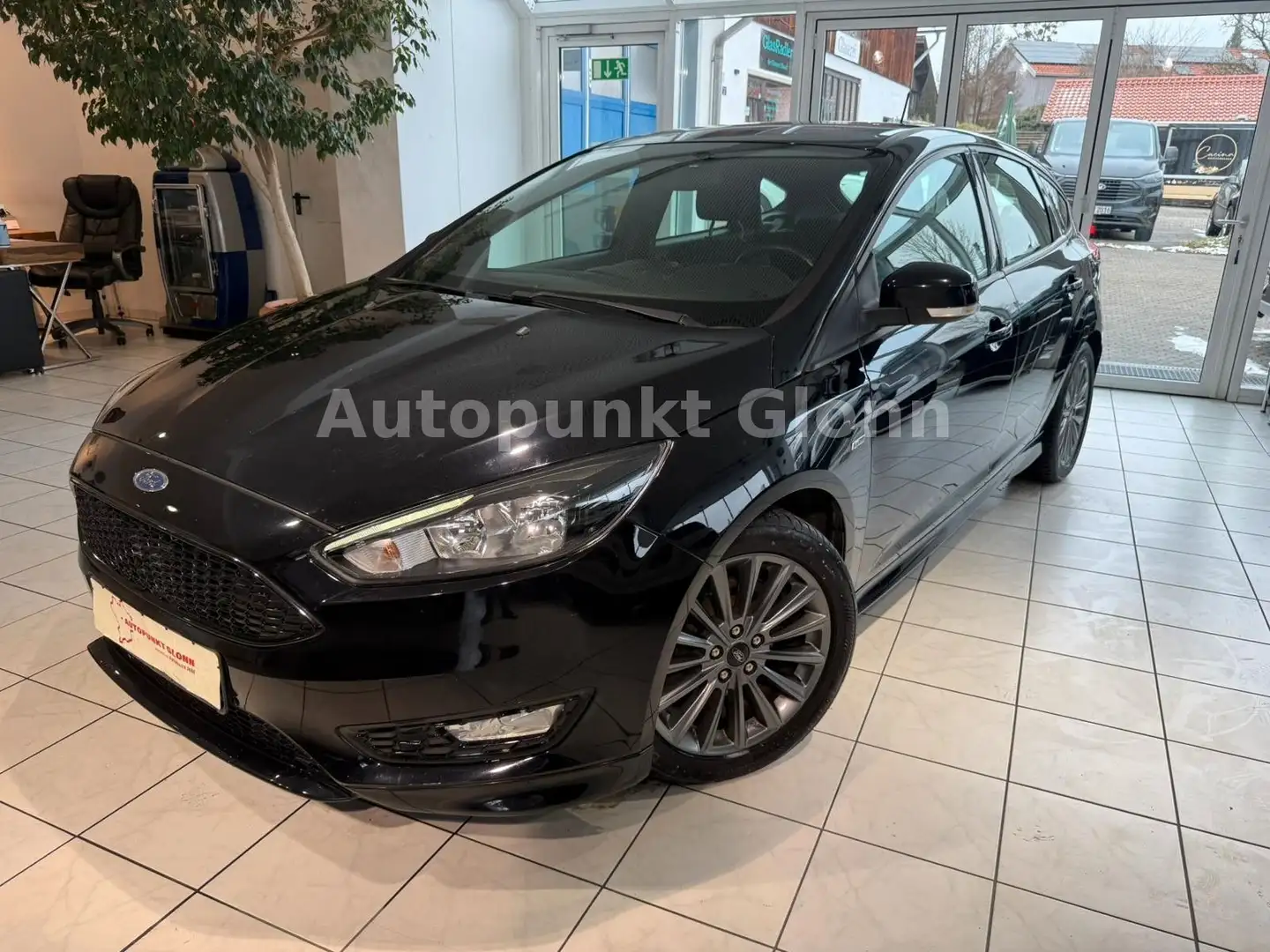 Ford Focus Lim. ST-Line|Navi|Winterpaket|Sony| Schwarz - 1