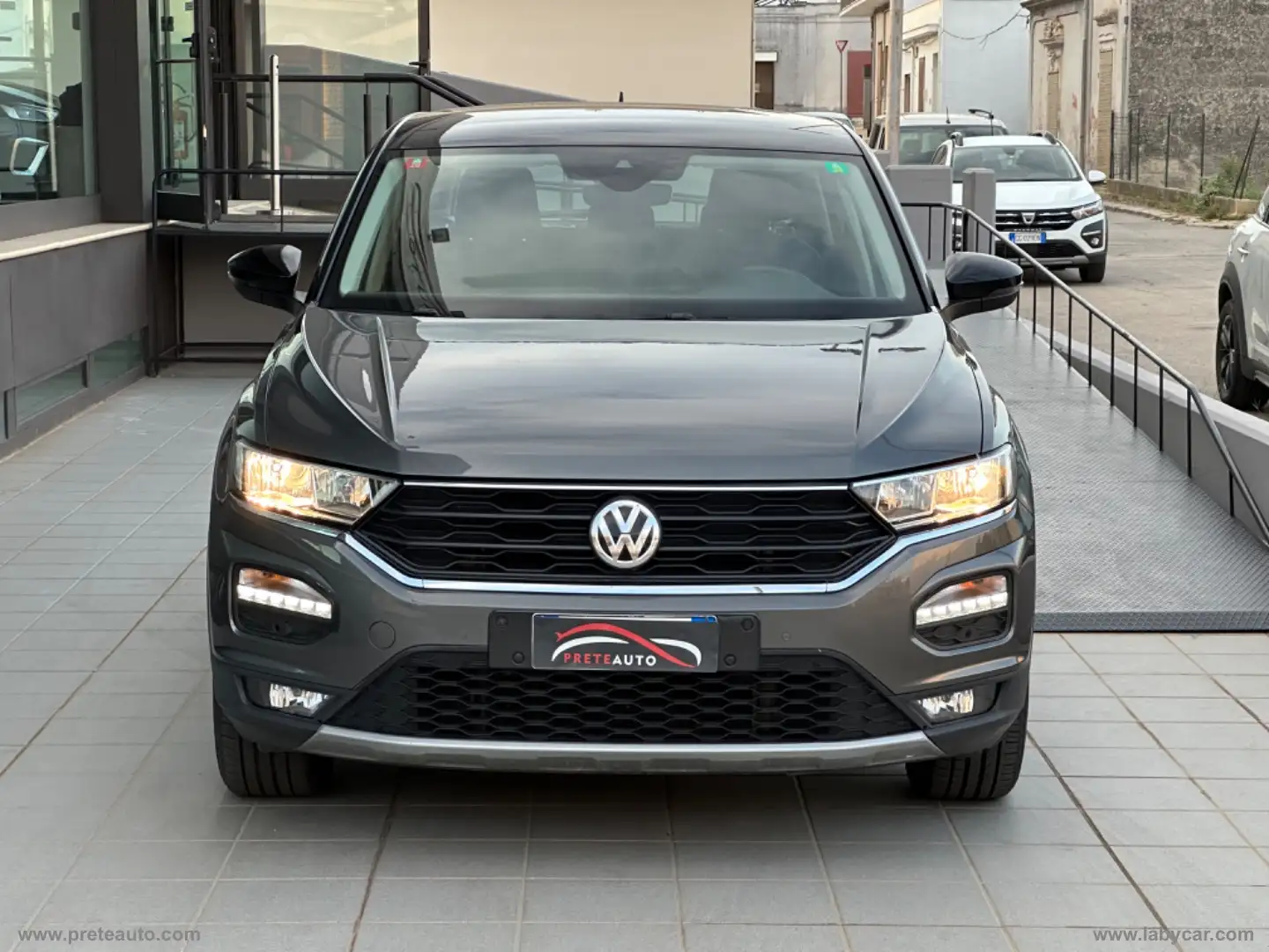 Volkswagen T-Roc 1.0 TSI 115CV Style BMT Grijs - 2