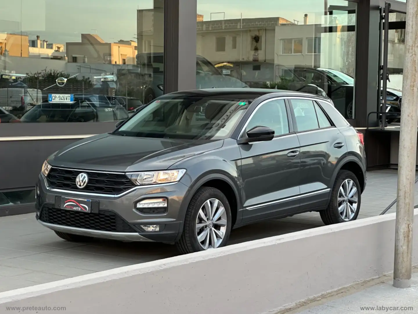 Volkswagen T-Roc 1.0 TSI 115CV Style BMT Grijs - 1