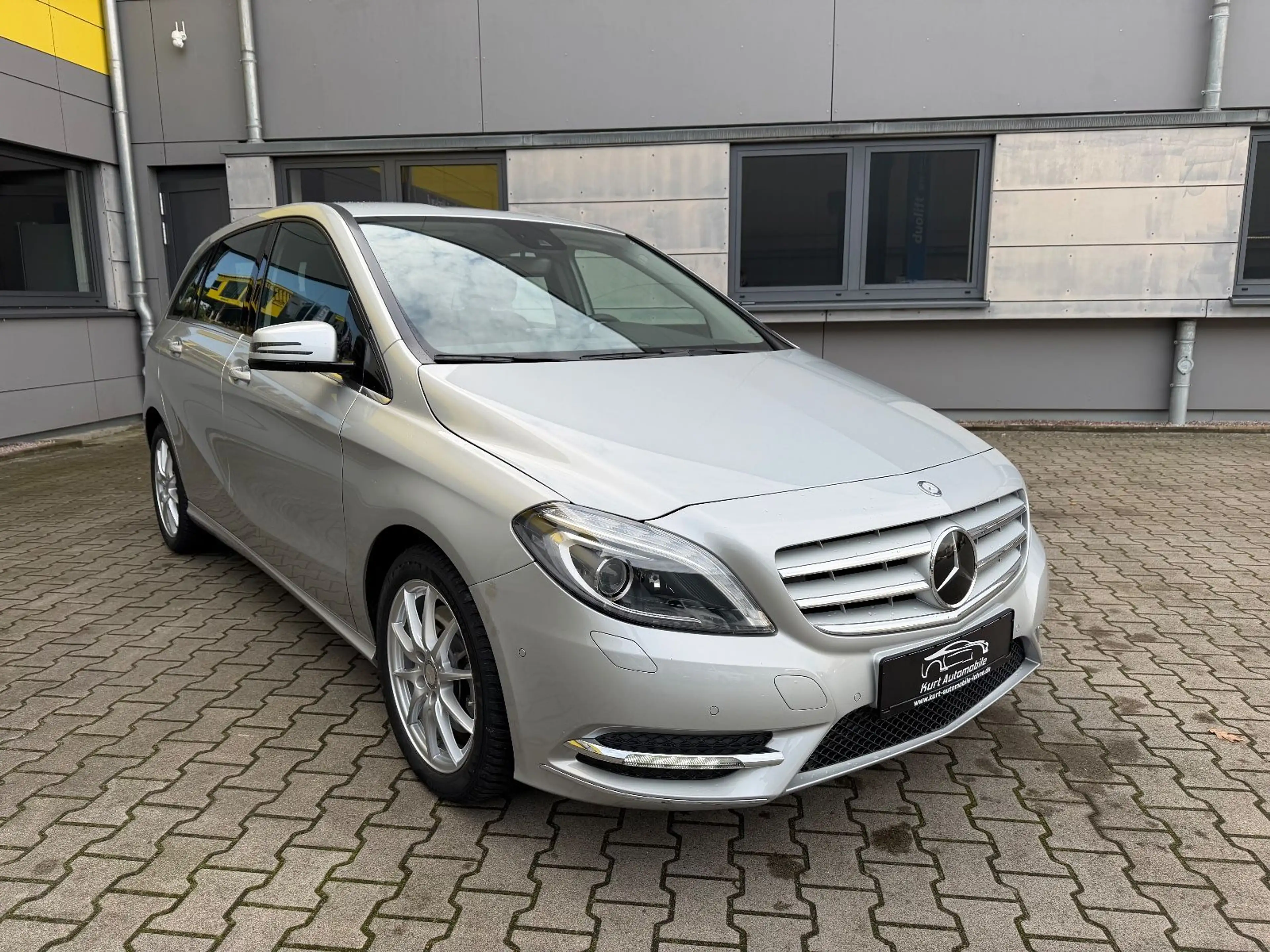 Mercedes-Benz B 250 B B 250/SHZ/AUTOMATIK/ALU/18000KM — photo 8