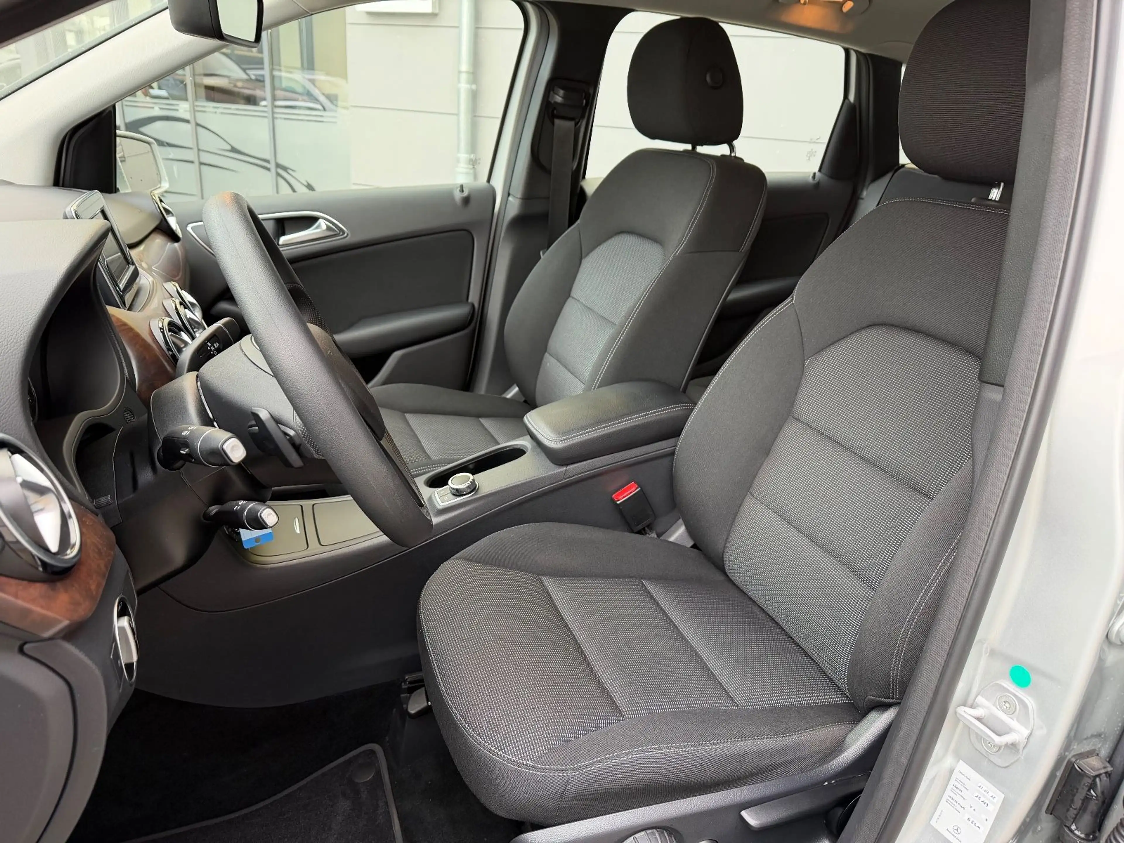 Mercedes-Benz B 250 B B 250/SHZ/AUTOMATIK/ALU/18000KM — photo 12