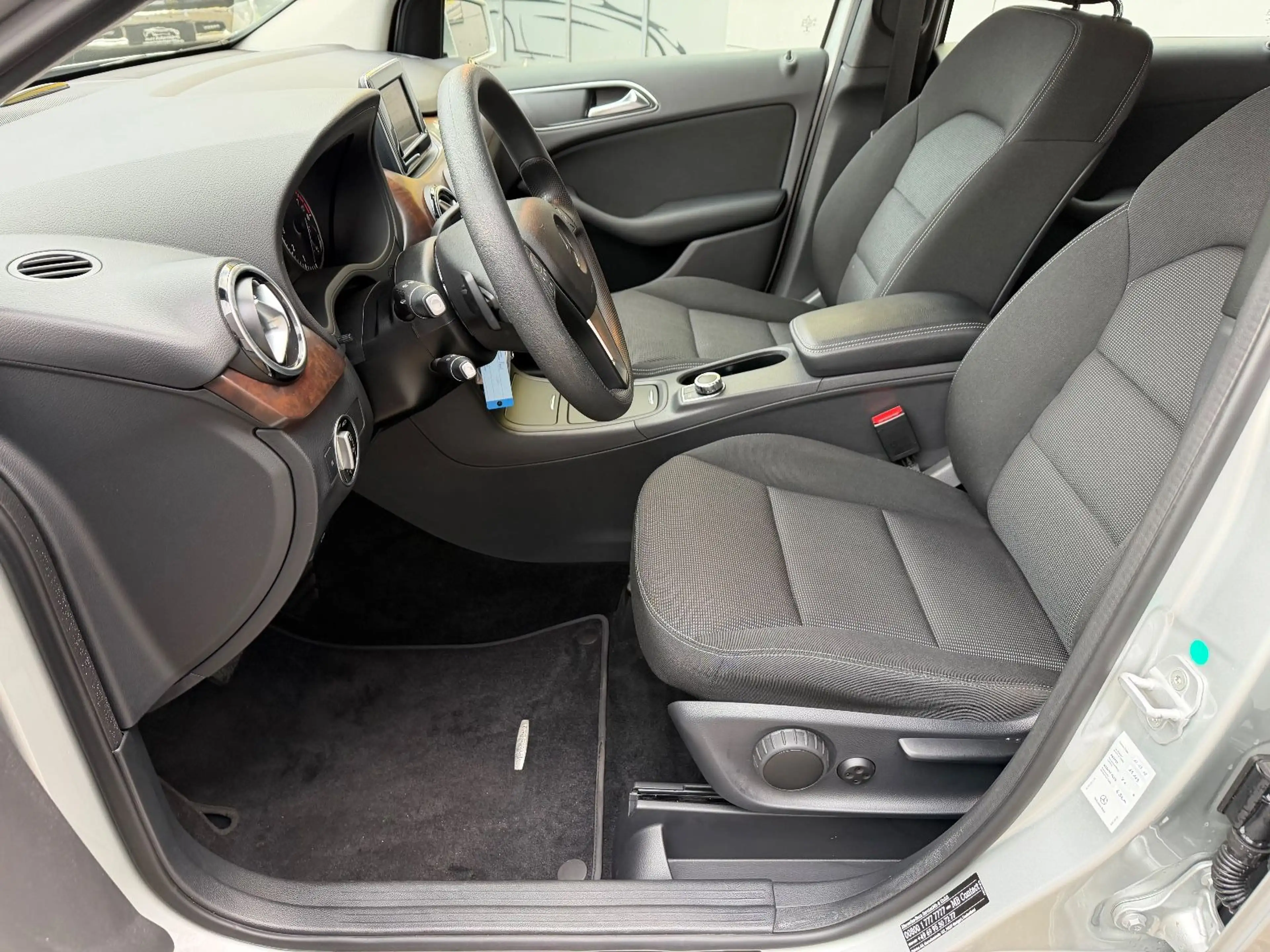 Mercedes-Benz B 250 B B 250/SHZ/AUTOMATIK/ALU/18000KM — photo 11