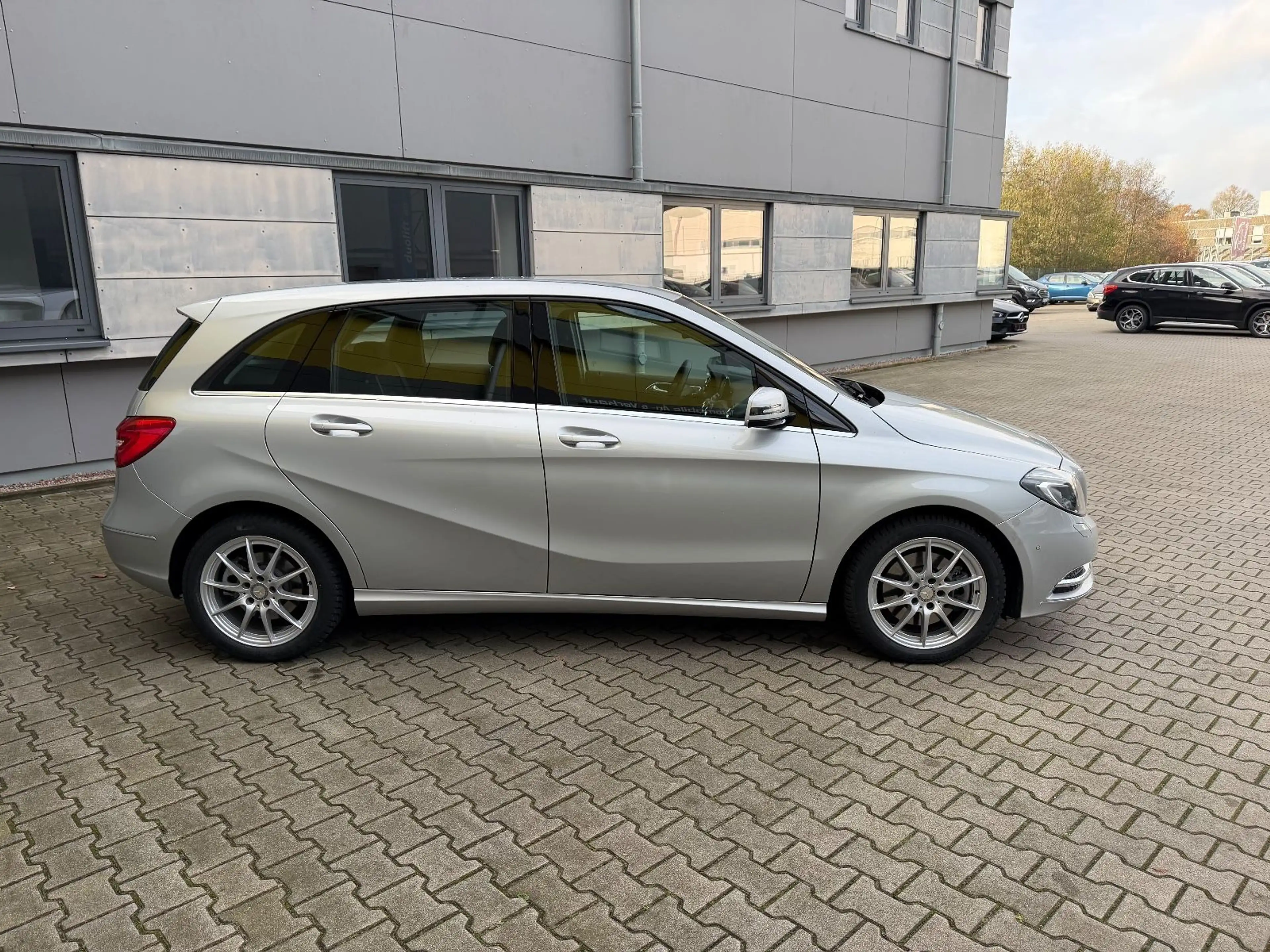 Mercedes-Benz B 250 B B 250/SHZ/AUTOMATIK/ALU/18000KM — photo 7