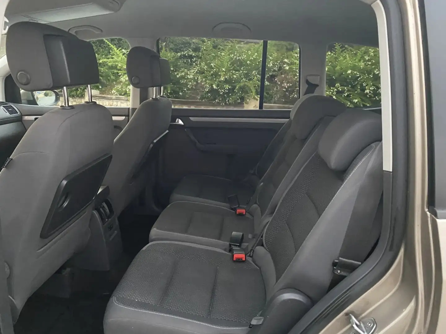 Volkswagen Touran 1.6TDI Advance BMT DSG 105 Beige - 1