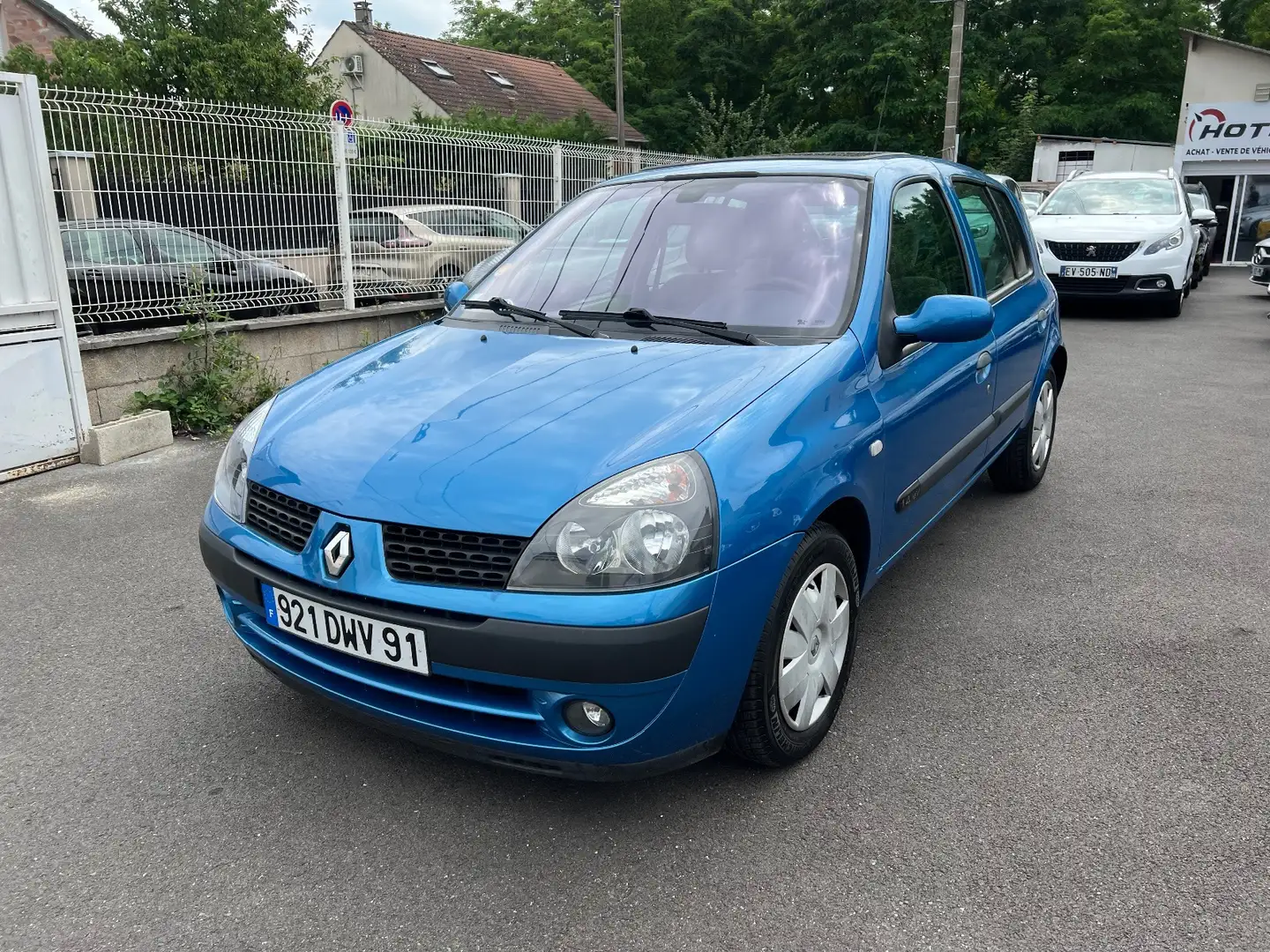 Renault Clio Privilège Bleu - 2