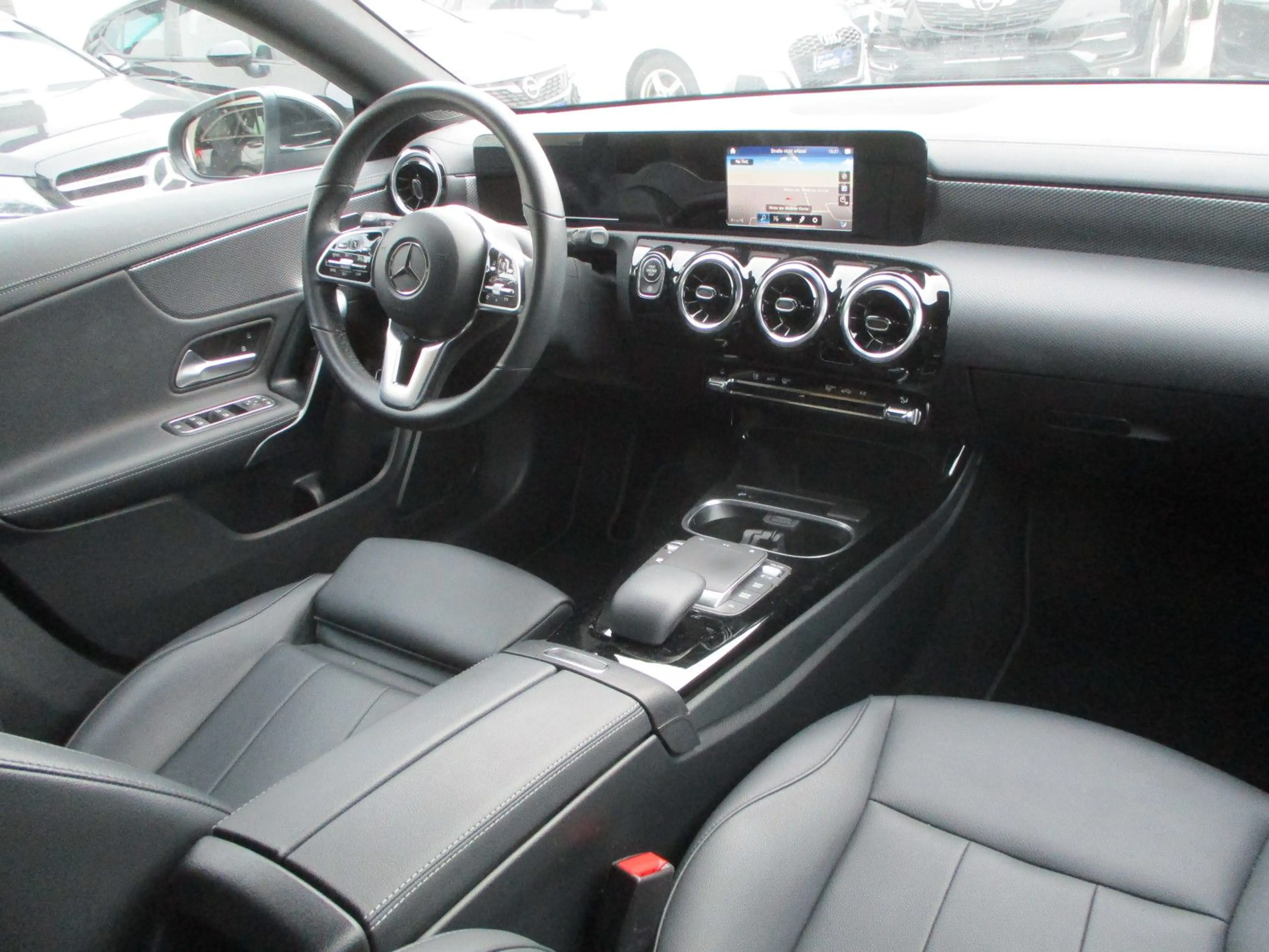 Mercedes-Benz CLA 200 CLA 200 d NAVI LEDER KAMERA TOTW LED SPURH PDC — photo 15