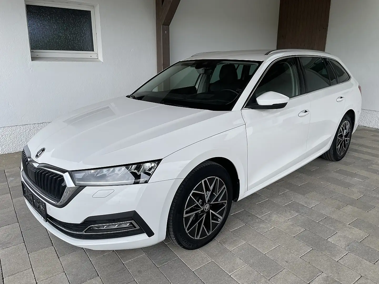 Skoda Octavia Combi 2,0 TDI DSG-LED-NAVI-ACC-VIRTUAL-ALUBLACK... Weiß - 2