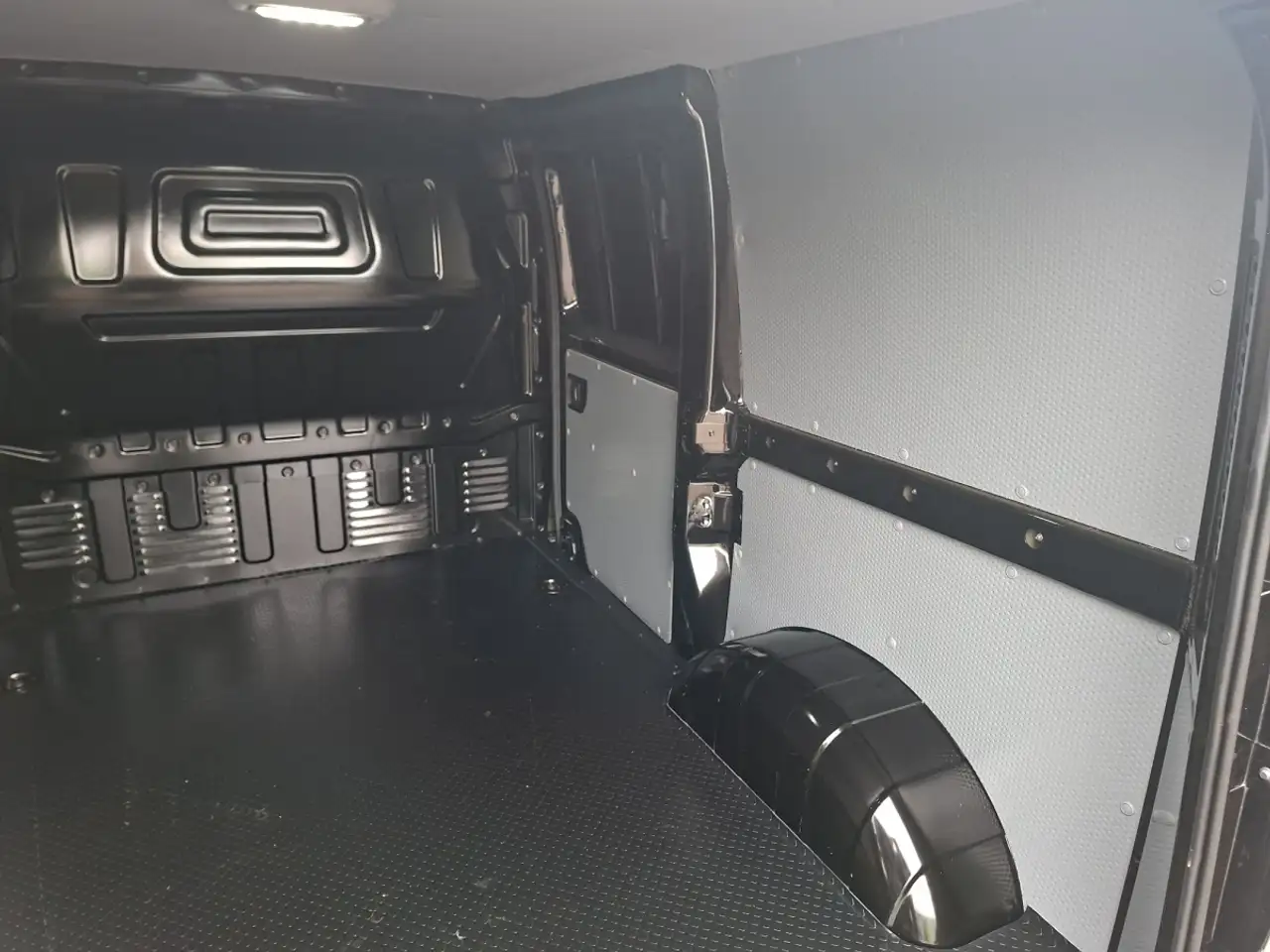 Maxus eDeliver 3 eDELIVER 3 Elektro 50 KWh 10