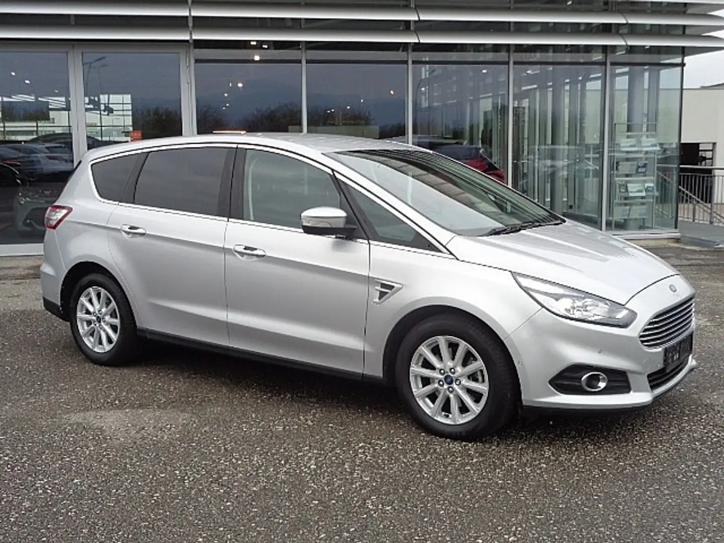 Ford S-Max S-MAX Titanium 2.0 TDCi *Navi *Soundsystem Silber - 2