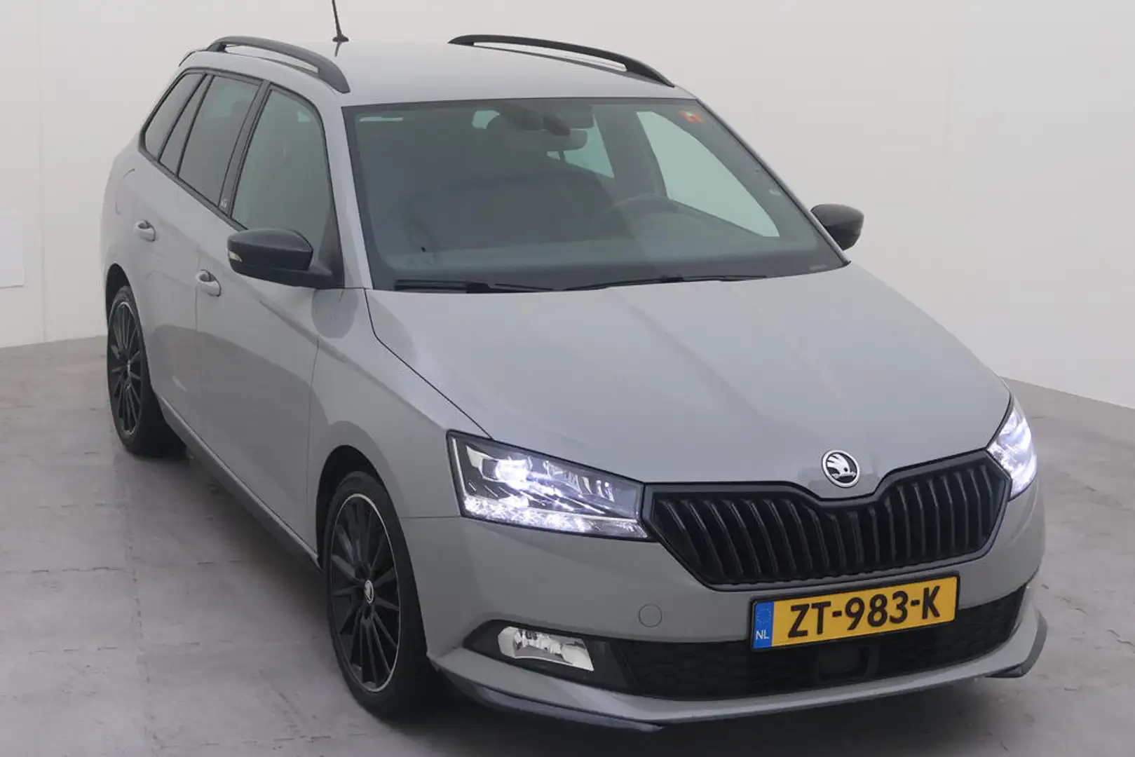 Skoda Fabia Combi 1.0 TSI 110pk Automaat Monte Carlo Grijs - 2