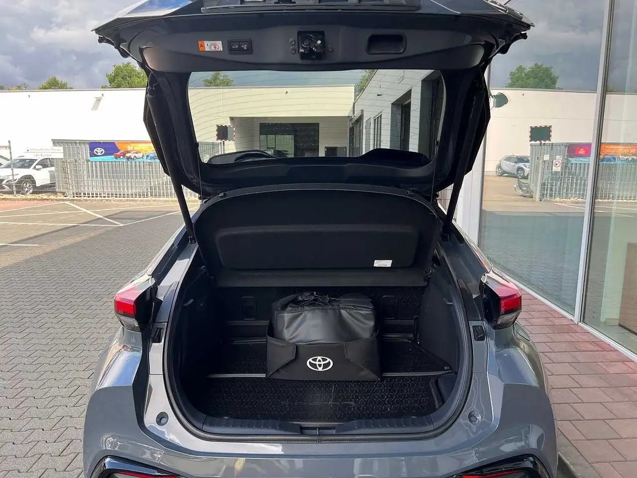 Toyota C-HR 2026 — фото 10