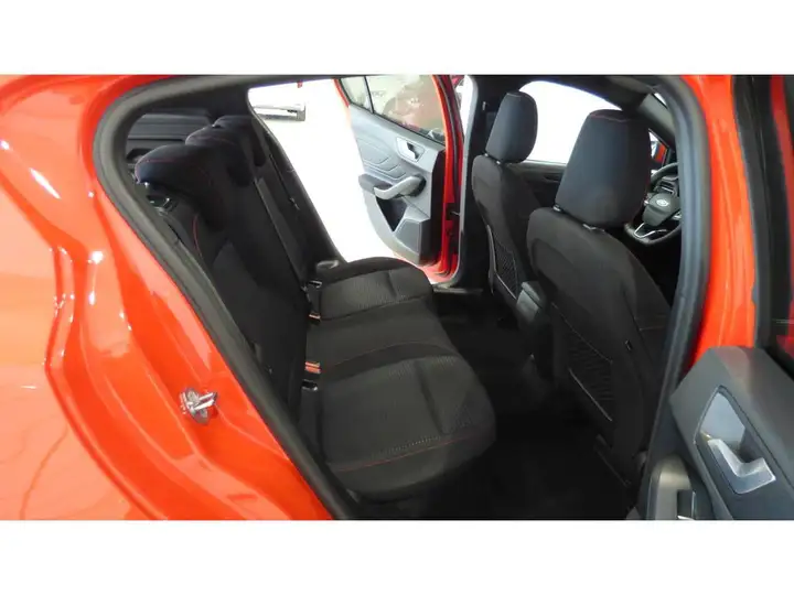 Ford Focus 2024, foto 15