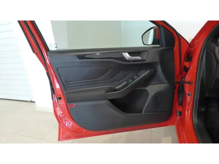 Ford Focus 2024, foto 19