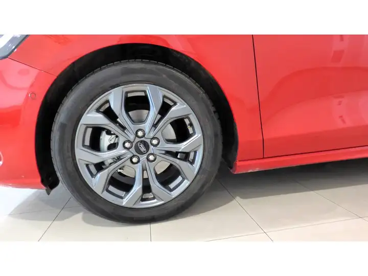 Ford Focus 2024, foto 6