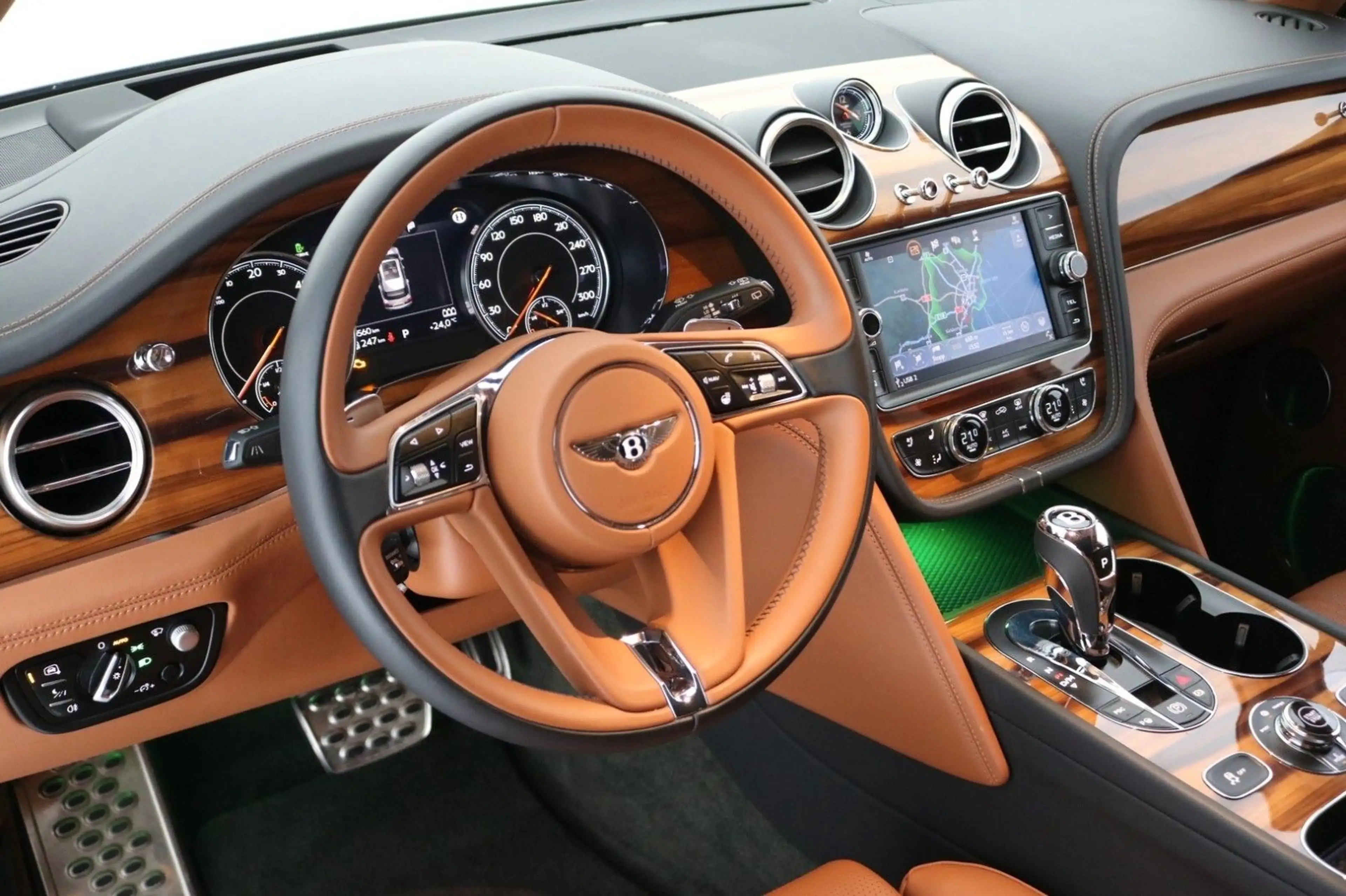 Bentley Bentayga 3.0 Hybrid 4WD Autom. — photo 8