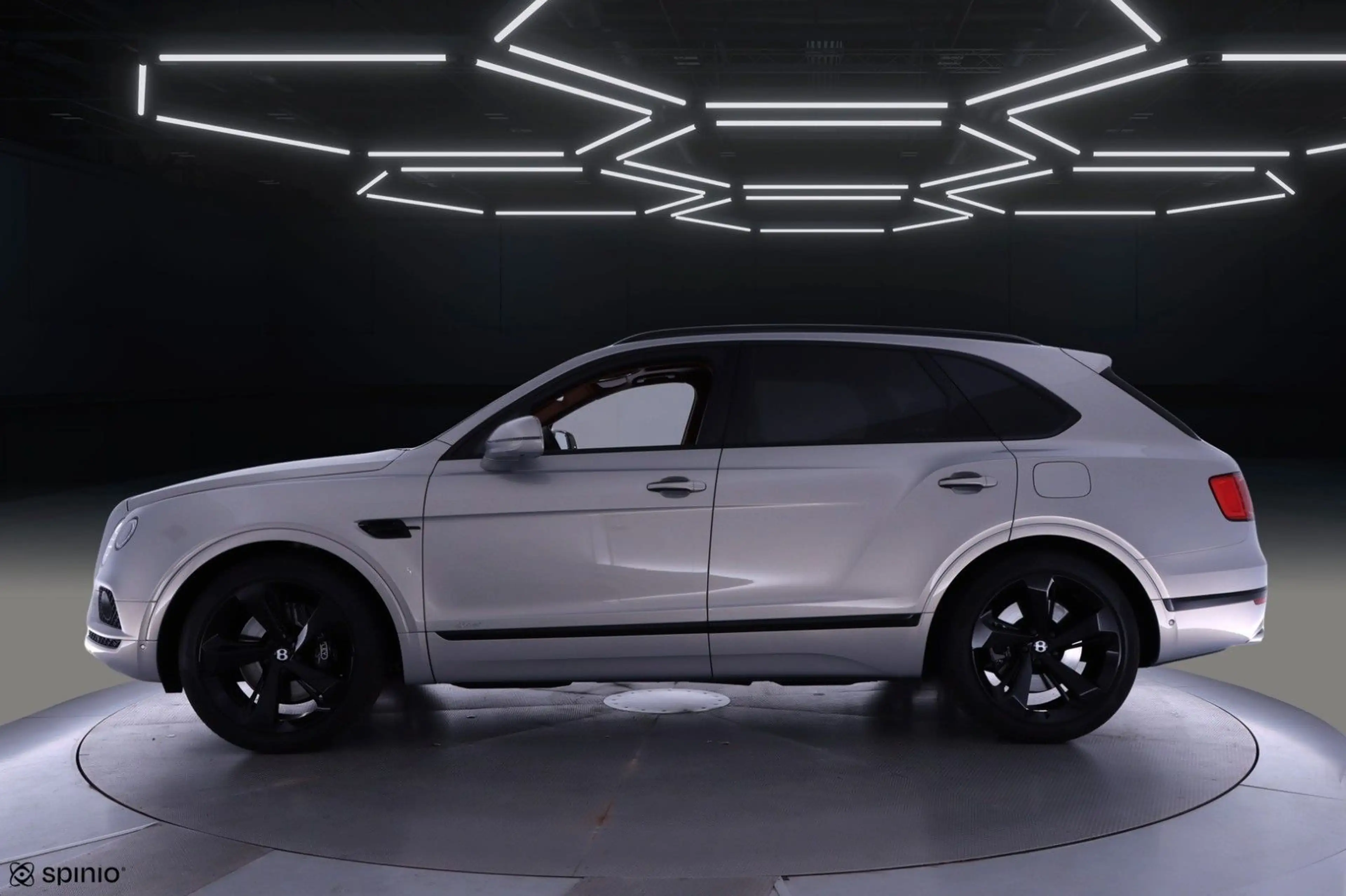 Bentley Bentayga 3.0 Hybrid 4WD Autom. — photo 2