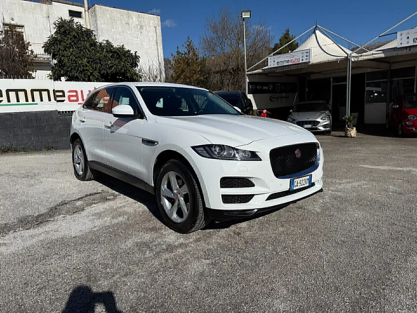 Jaguar F-Pace 2.0 D 180 CV AWD aut. Chequered Flag Bianco - 1