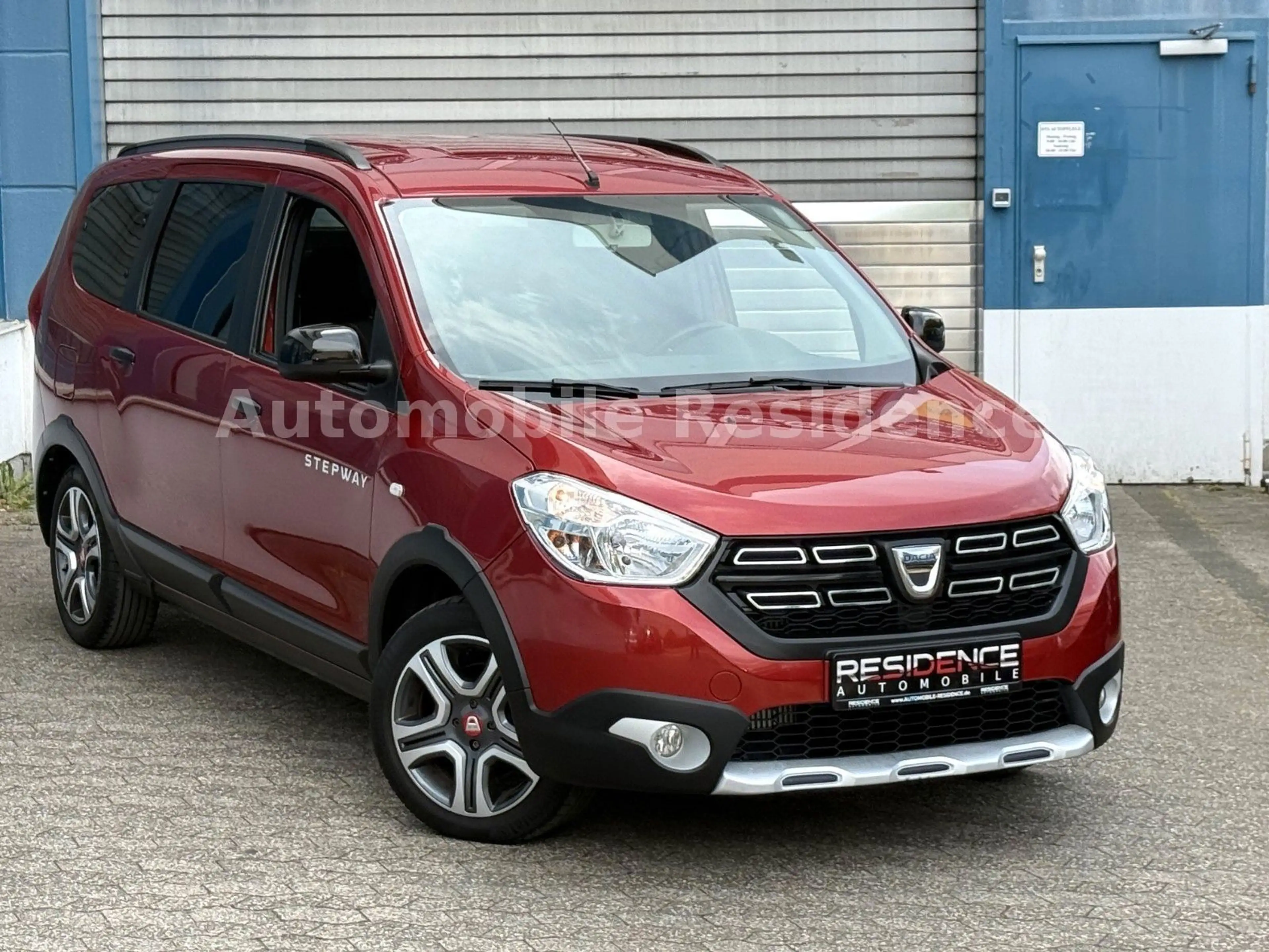 Dacia Lodgy TCe 130 Stepway 1.3*NAVI*7SITZ*AHK*PDC*SHZ — photo 3