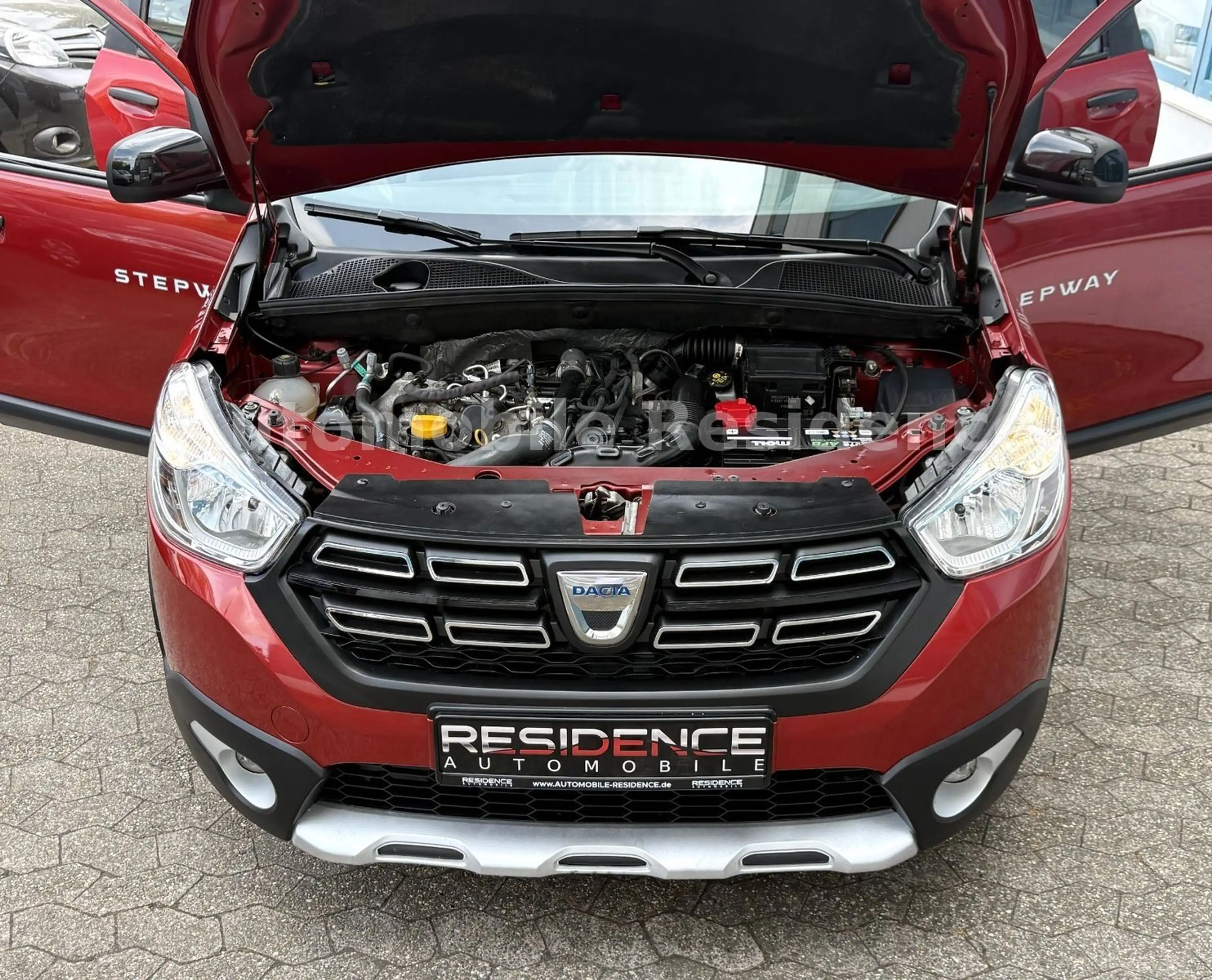 Dacia Lodgy TCe 130 Stepway 1.3*NAVI*7SITZ*AHK*PDC*SHZ — photo 15