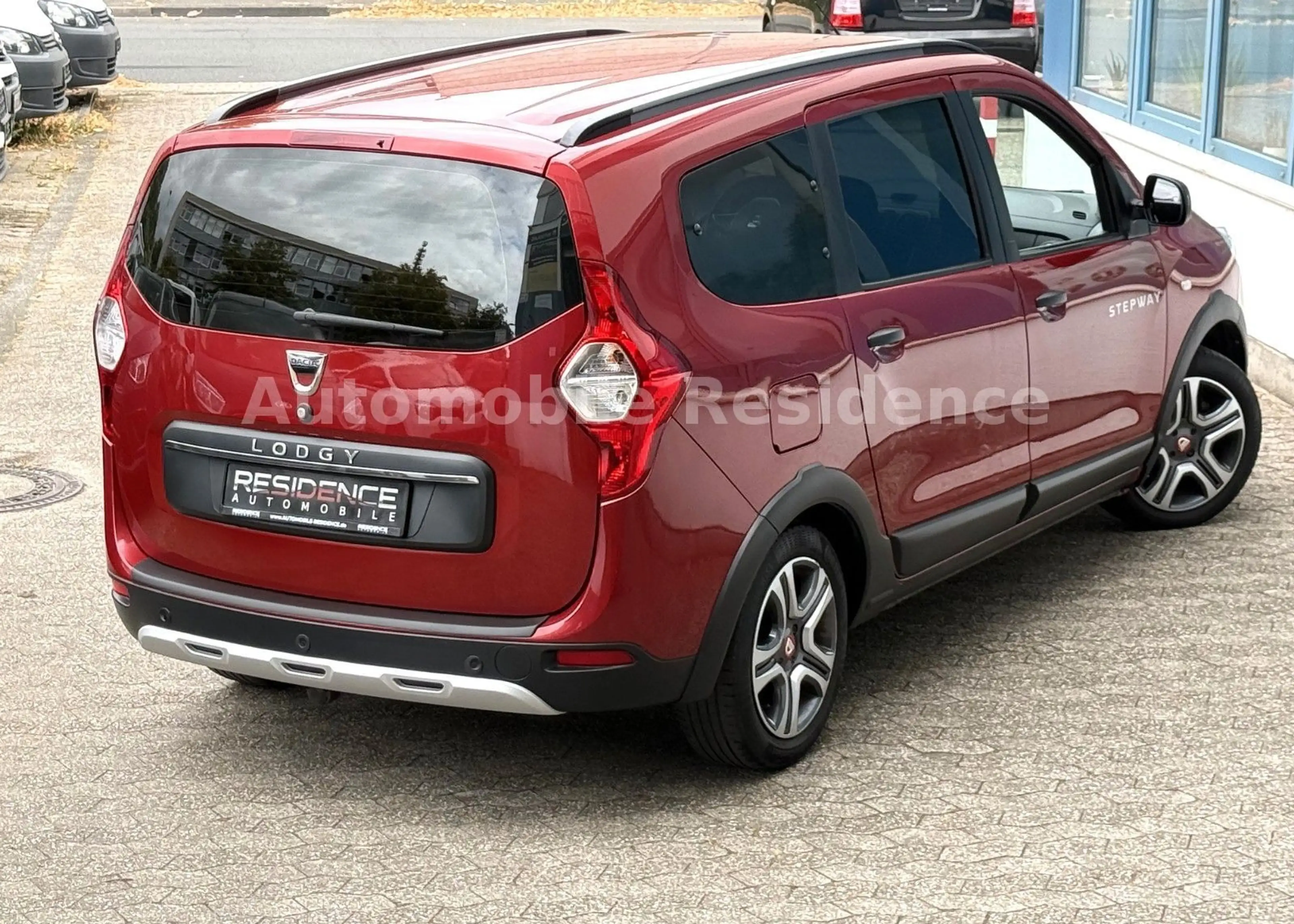 Dacia Lodgy TCe 130 Stepway 1.3*NAVI*7SITZ*AHK*PDC*SHZ — photo 6
