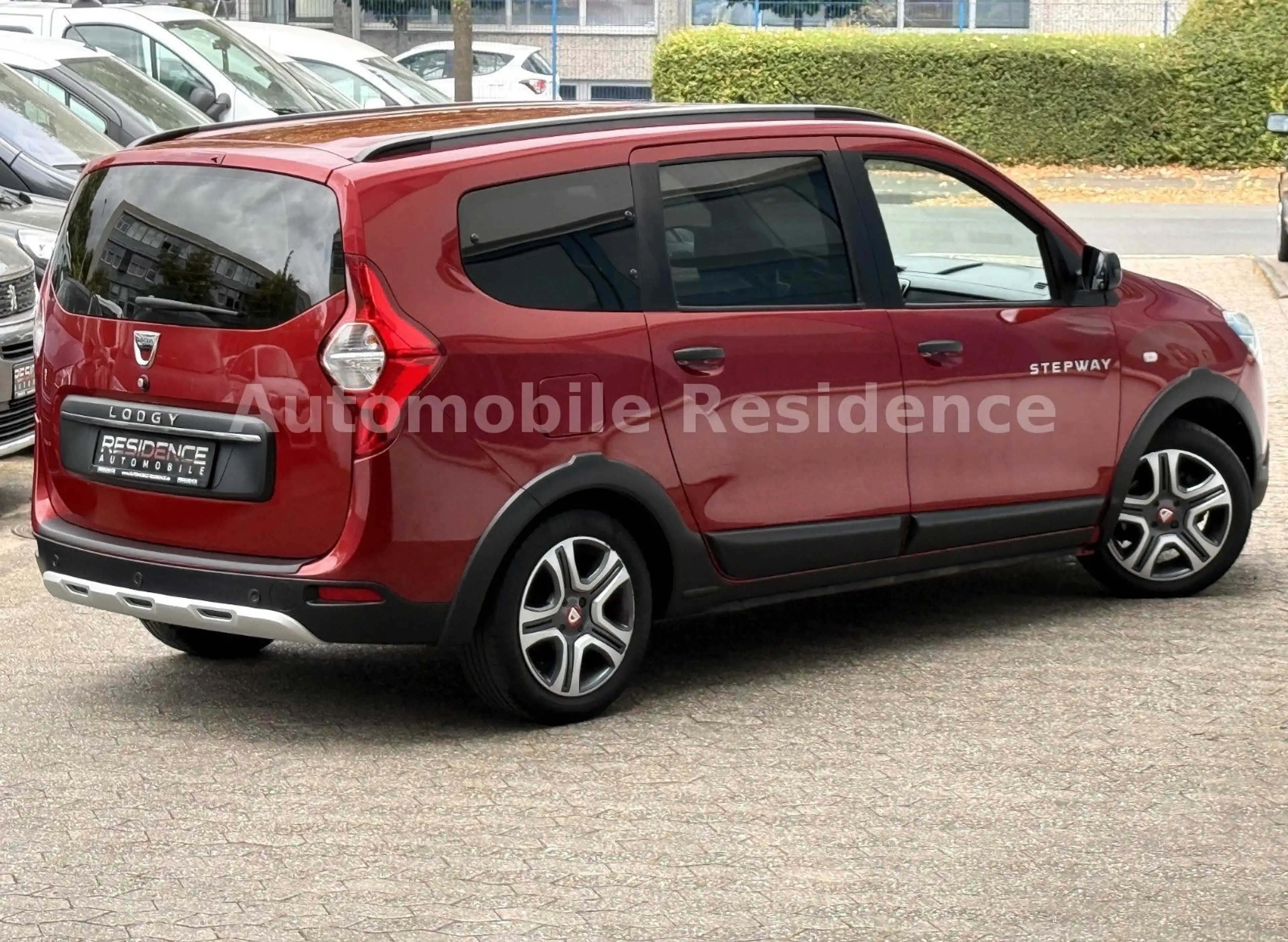 Dacia Lodgy TCe 130 Stepway 1.3*NAVI*7SITZ*AHK*PDC*SHZ — photo 4