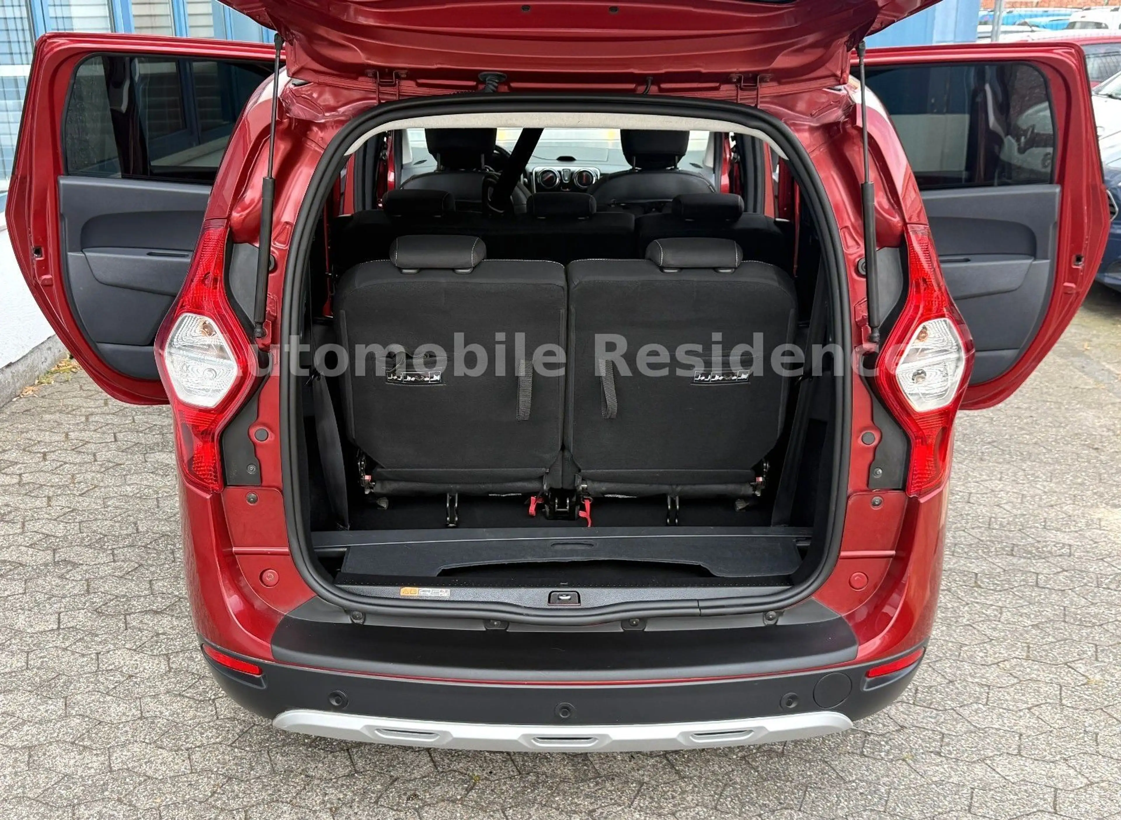 Dacia Lodgy TCe 130 Stepway 1.3*NAVI*7SITZ*AHK*PDC*SHZ — photo 12