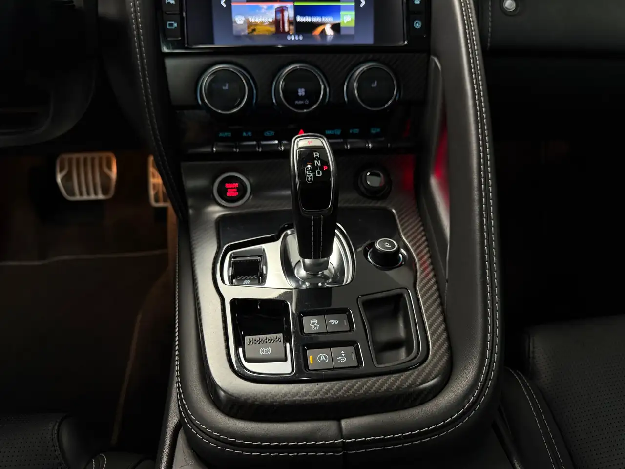 Jaguar F-Type снимка Jaguar F-Type