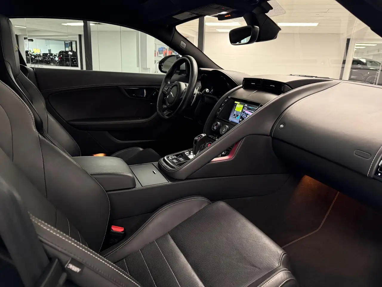 Jaguar F-Type снимка Jaguar F-Type