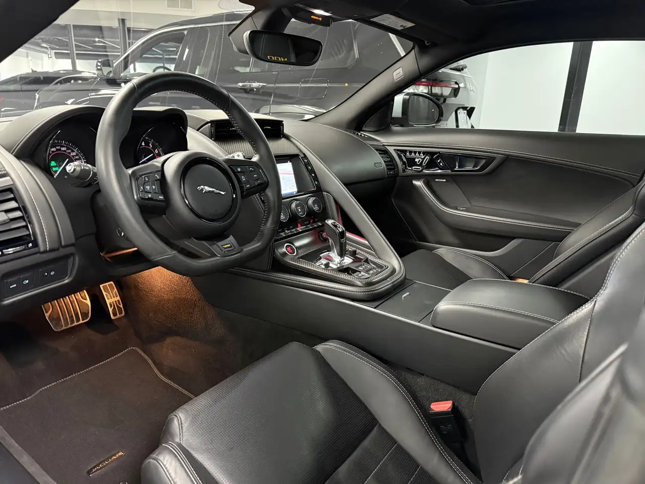 Jaguar F-Type снимка Jaguar F-Type