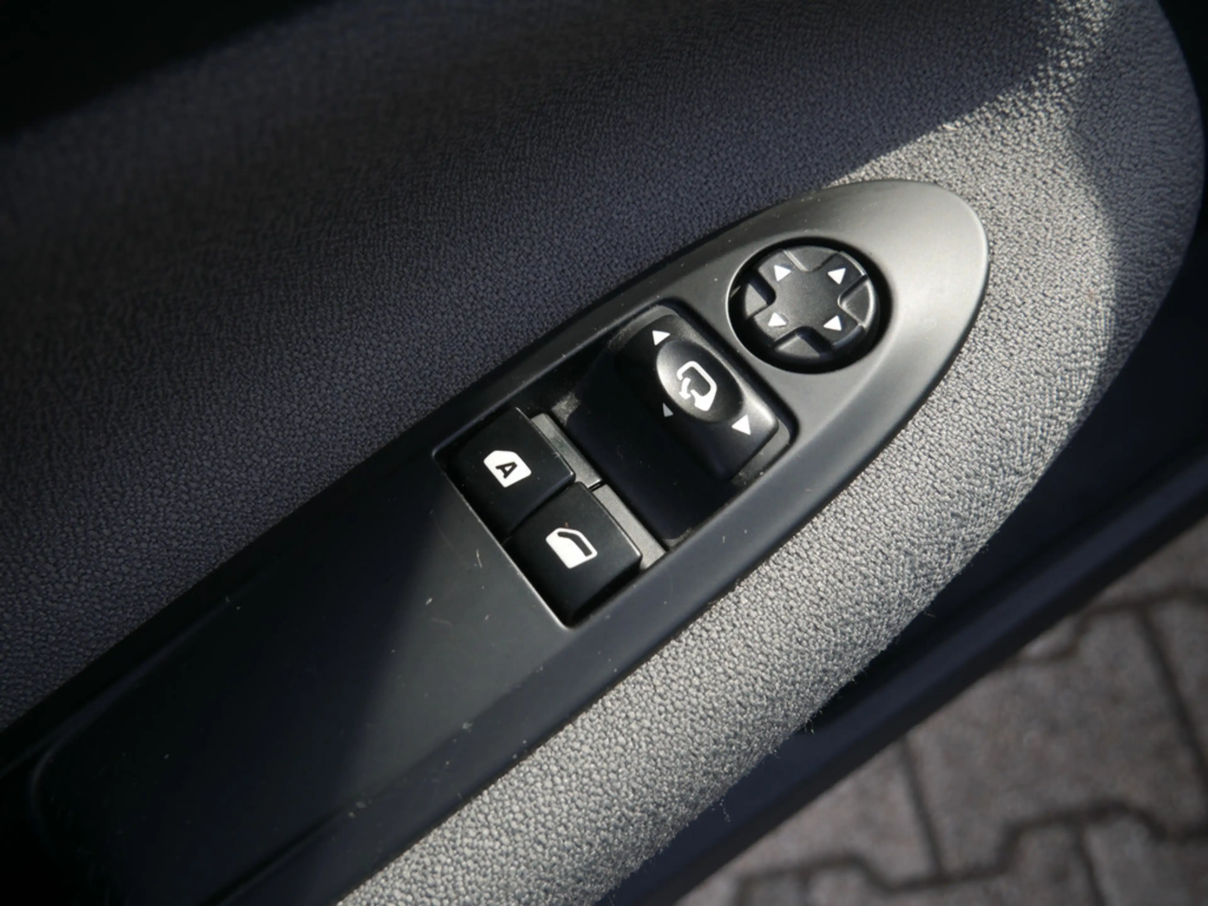 DS Automobiles DS 3 Cabrio THP 165 SoParis KAMERA NAVI LED — photo 6