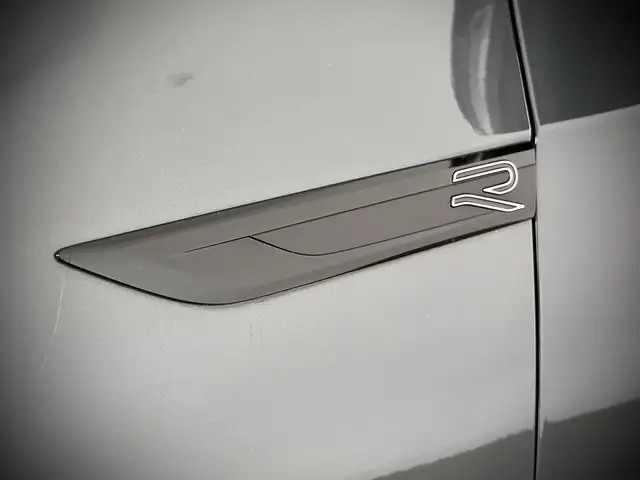 Volkswagen Golf view 4