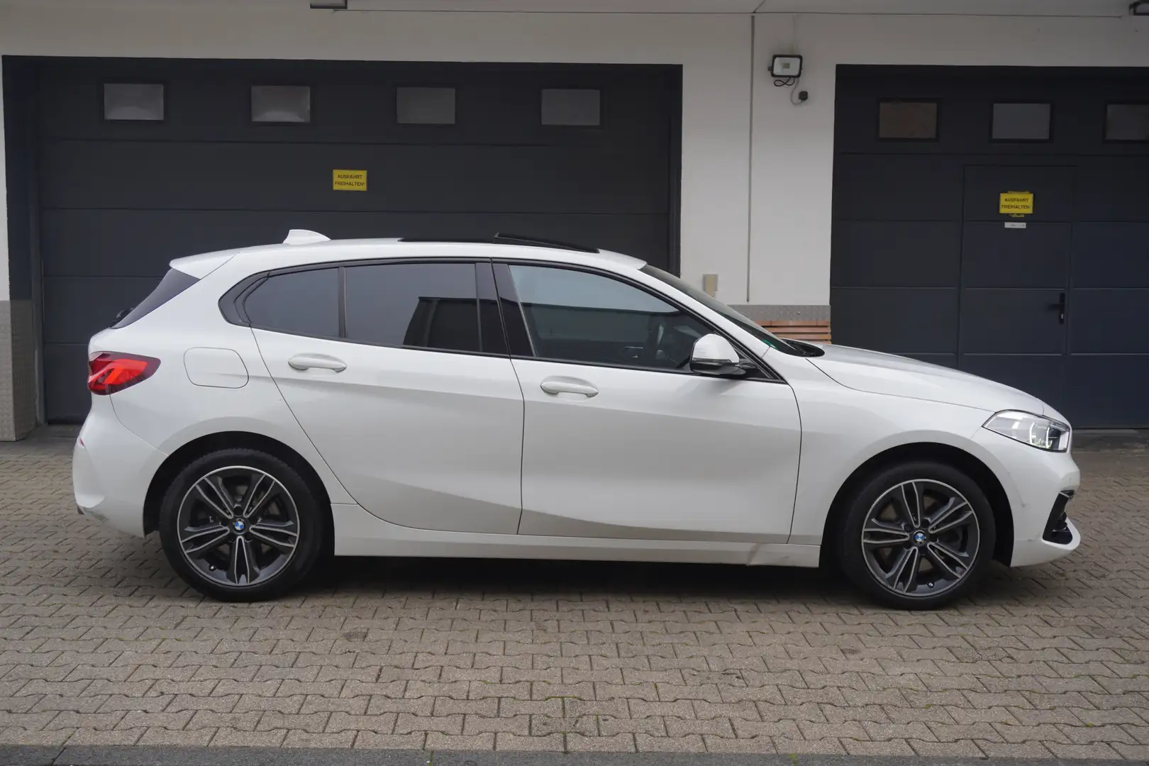 BMW 120 120 d xDrive Sport Line tLEDER+NAVI+PANO+PDC+ALU Blanc - 2