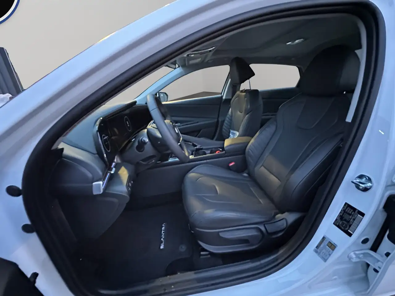Hyundai ELANTRA снимка Hyundai ELANTRA