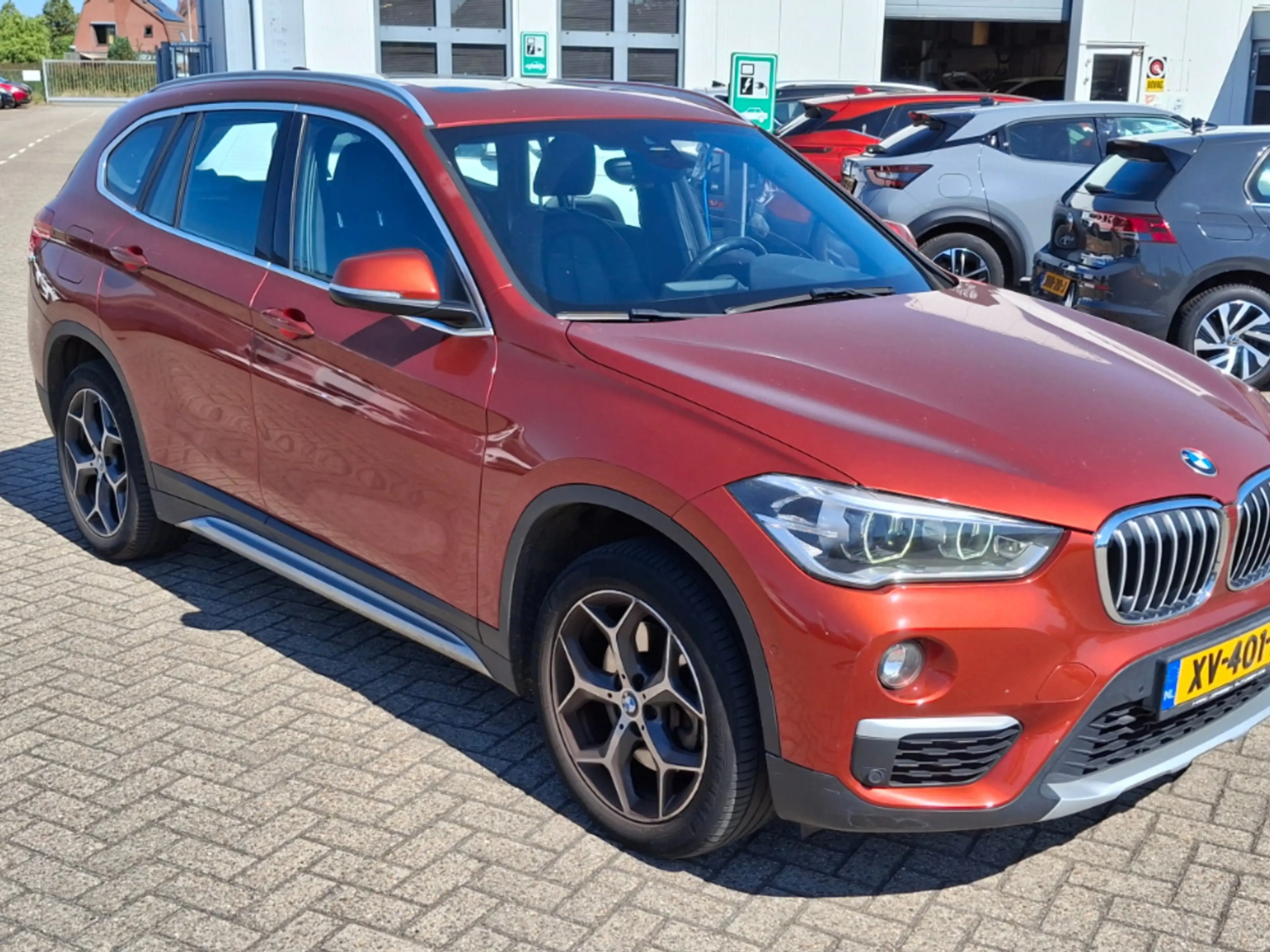 BMW X1 sDrive20i Orange Edition III | Trekhaak met afneem — photo 2