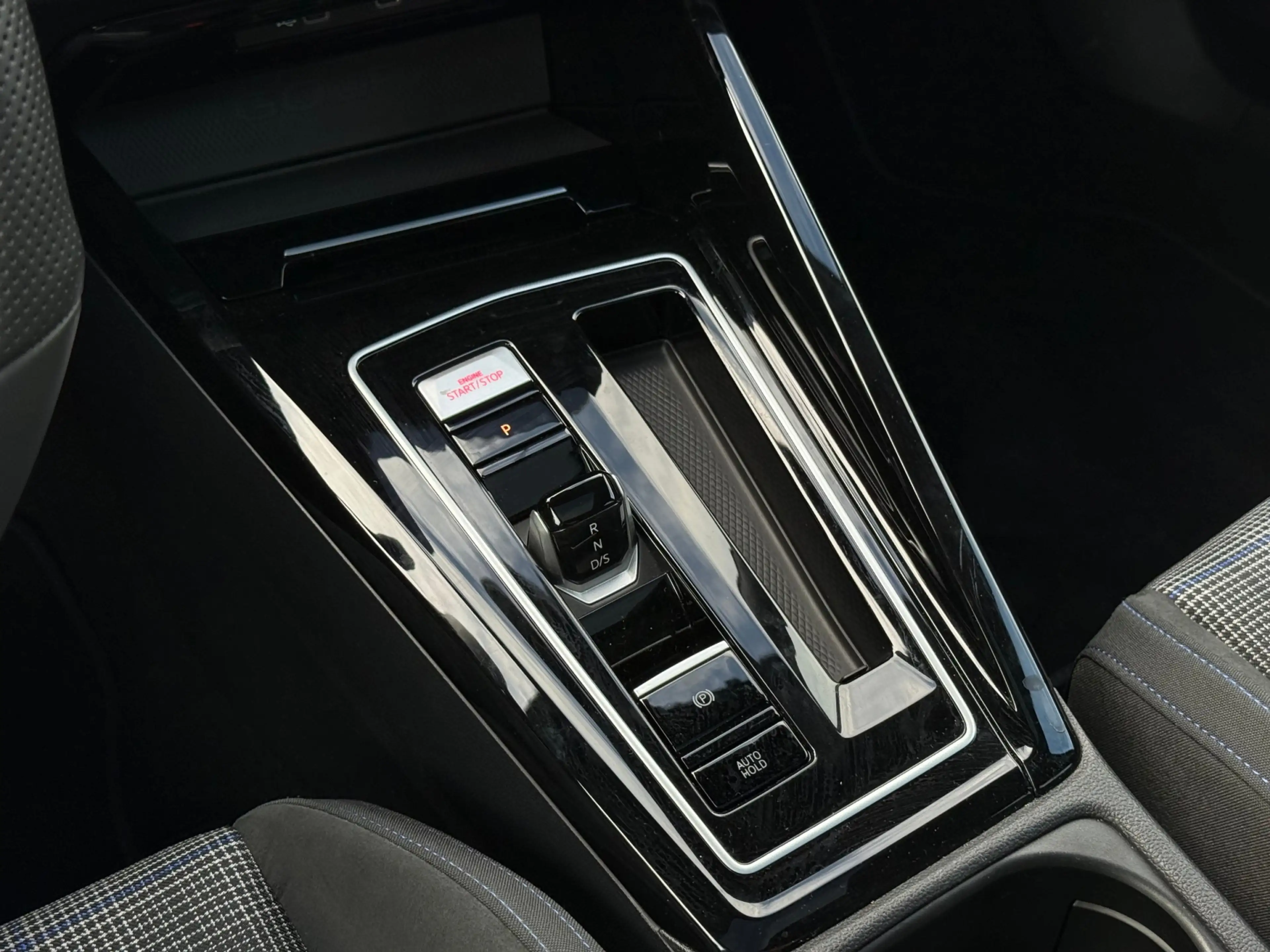 Volkswagen Golf GTE 1.5 eHybrid | Trekhaak | HUD | Pano | Keyless — photo 18