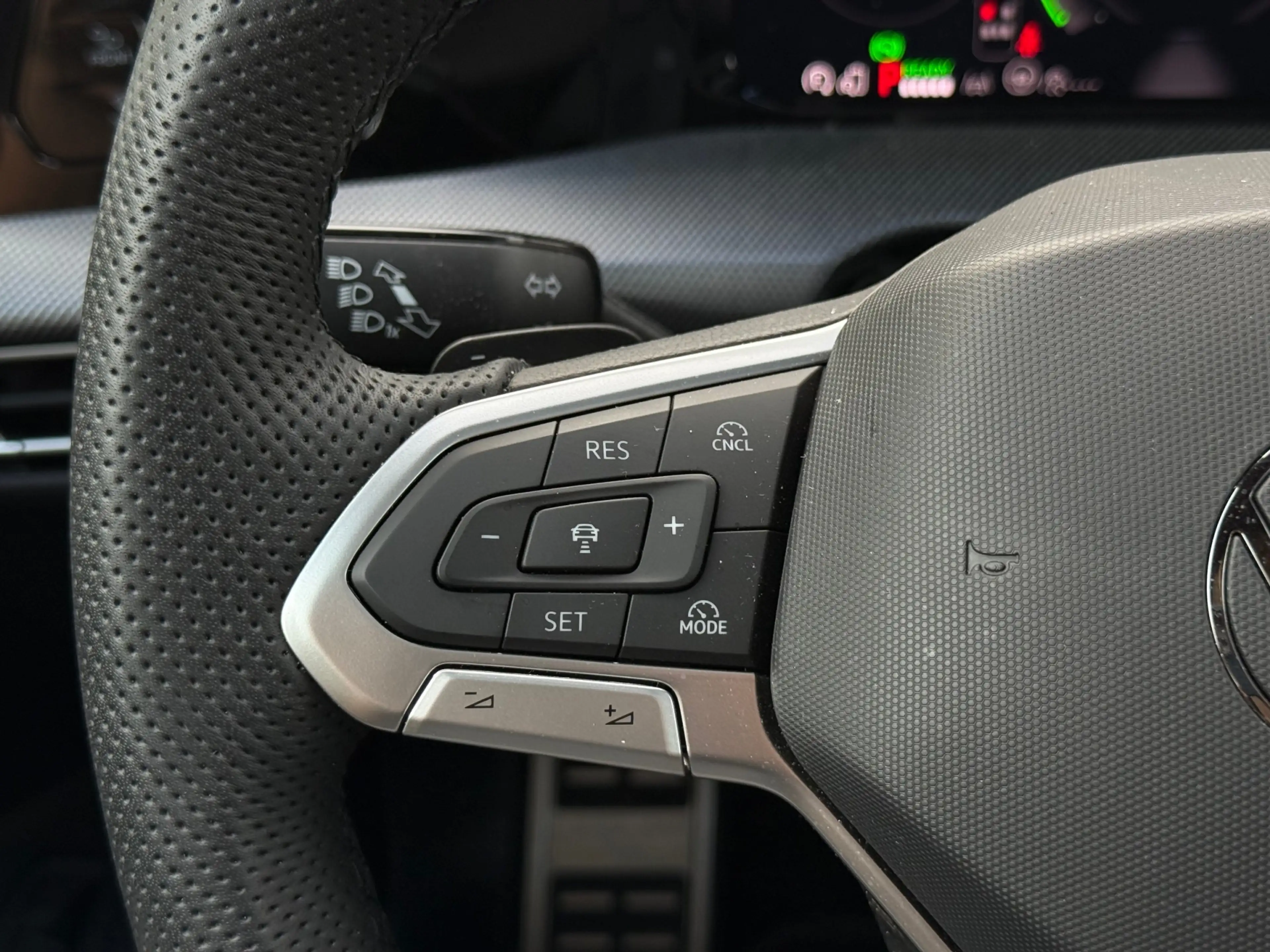 Volkswagen Golf GTE 1.5 eHybrid | Trekhaak | HUD | Pano | Keyless — photo 22