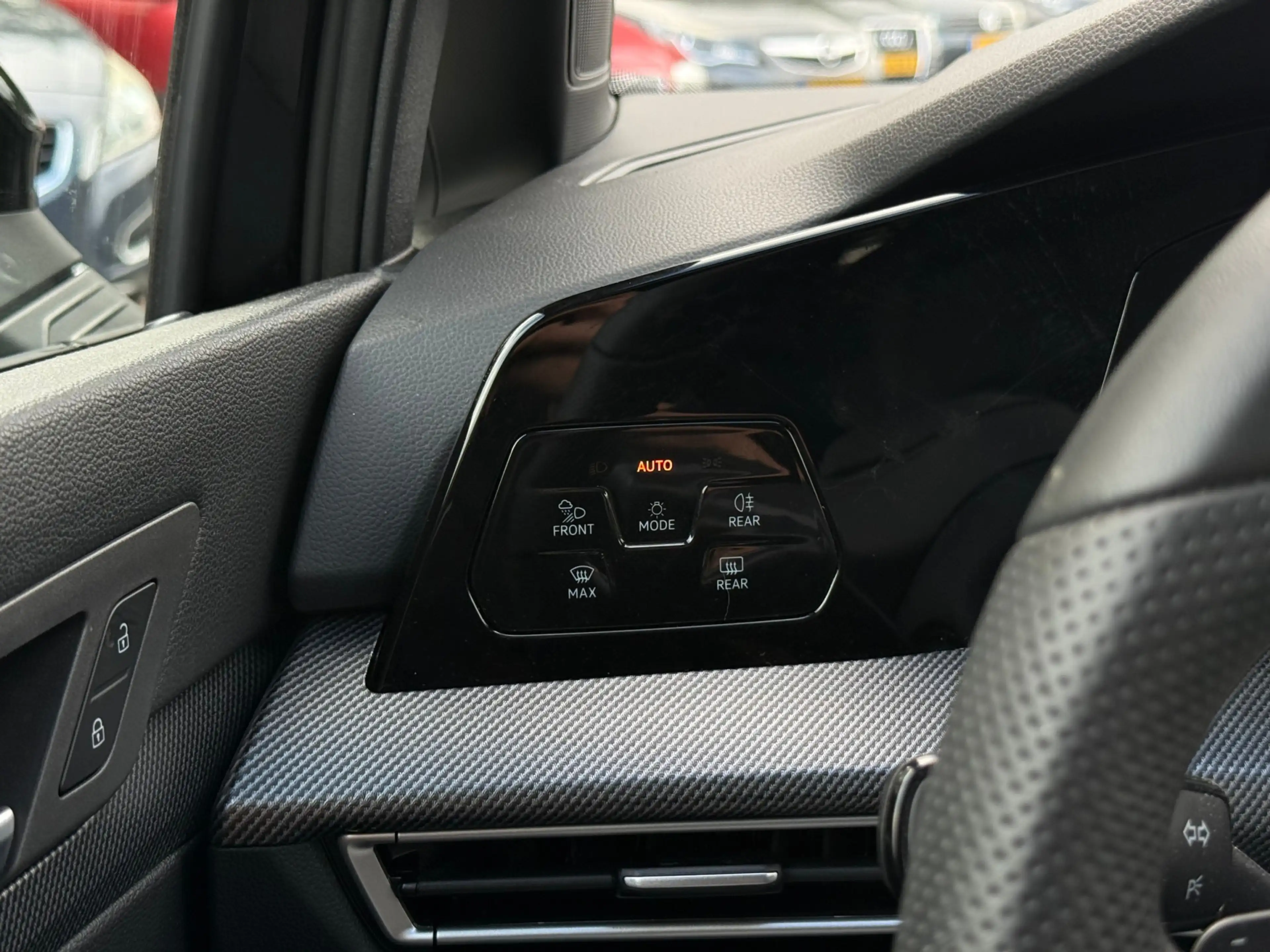 Volkswagen Golf GTE 1.5 eHybrid | Trekhaak | HUD | Pano | Keyless — photo 21