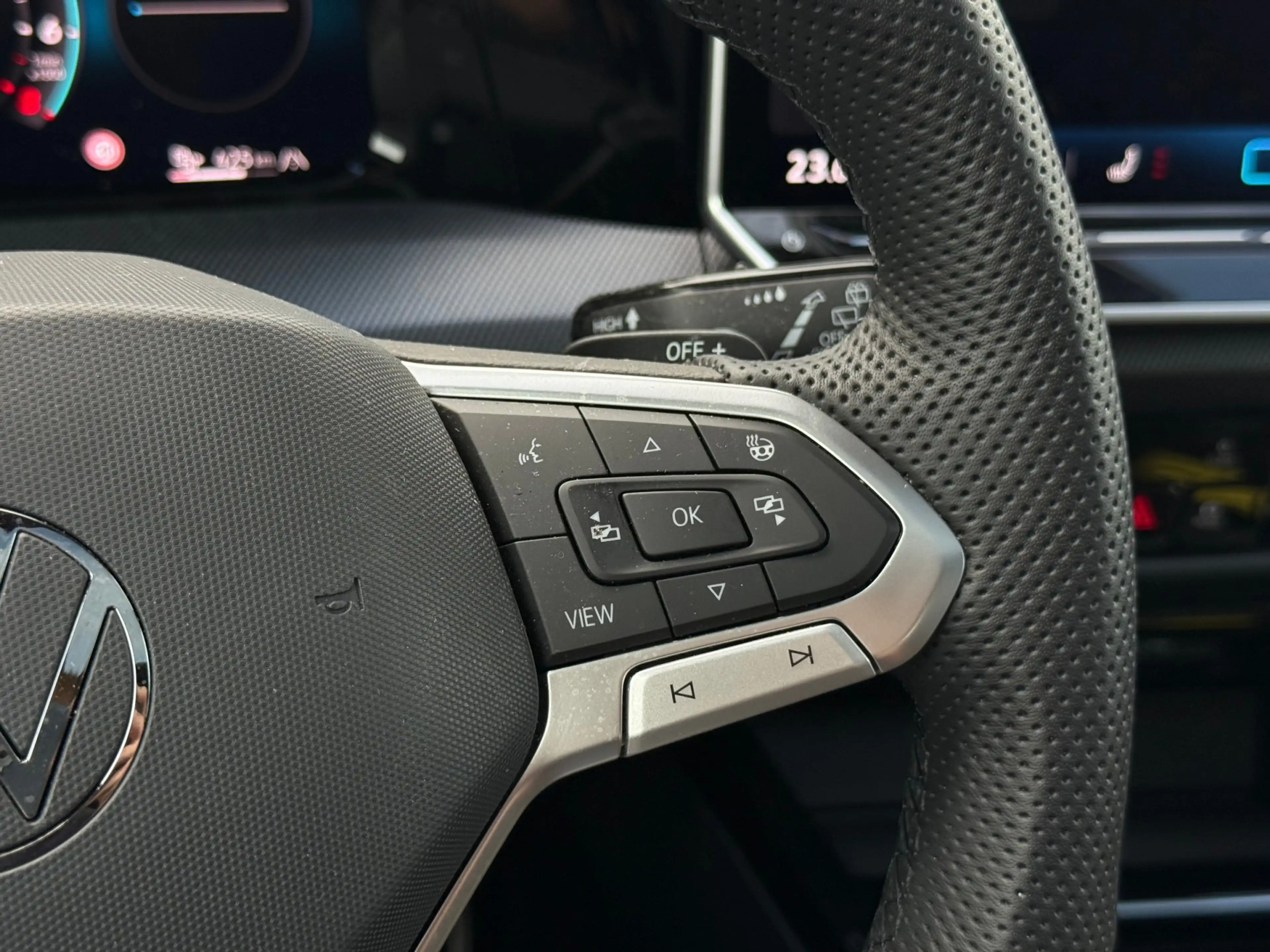 Volkswagen Golf GTE 1.5 eHybrid | Trekhaak | HUD | Pano | Keyless — photo 23