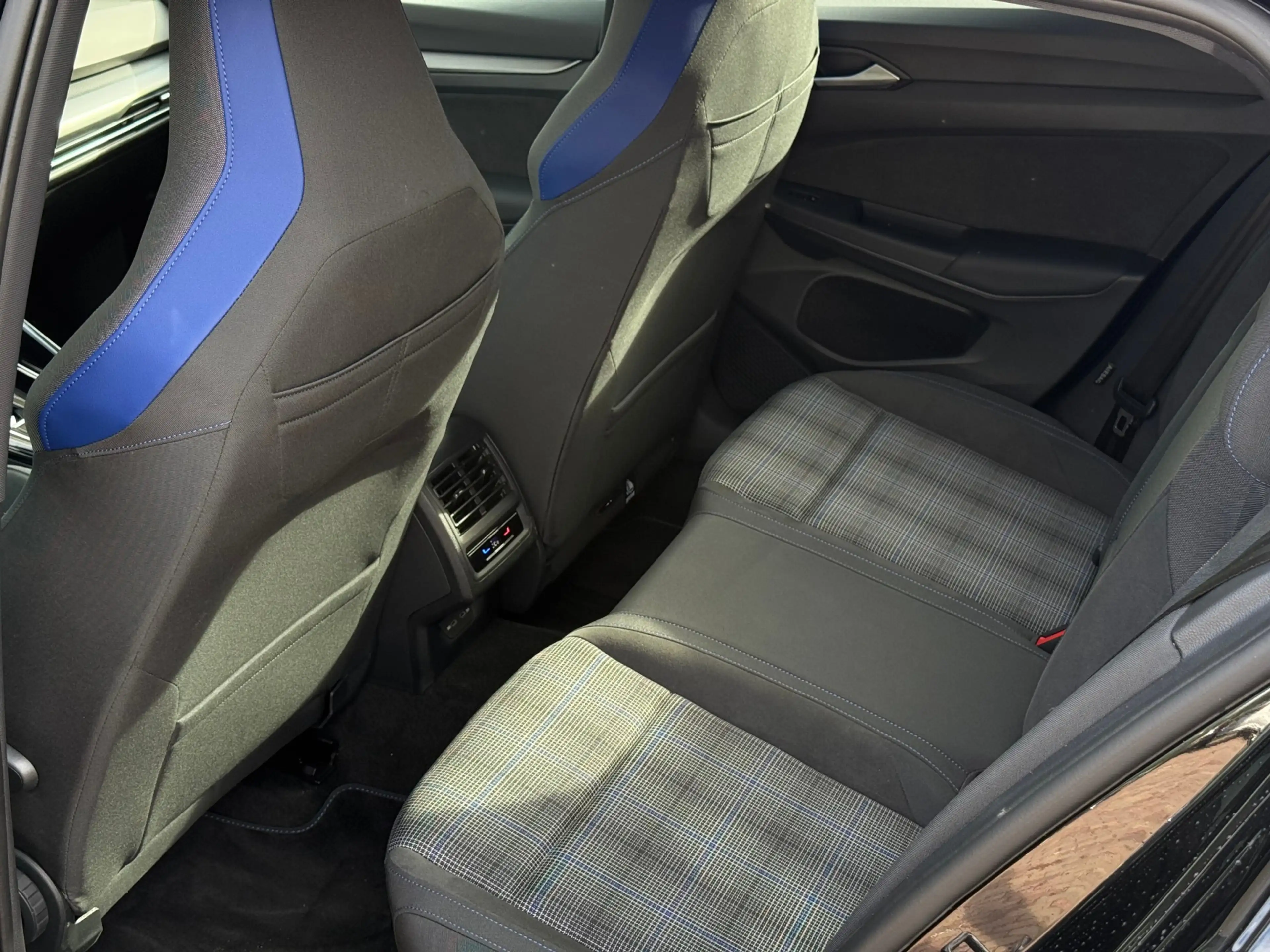 Volkswagen Golf GTE 1.5 eHybrid | Trekhaak | HUD | Pano | Keyless — photo 16