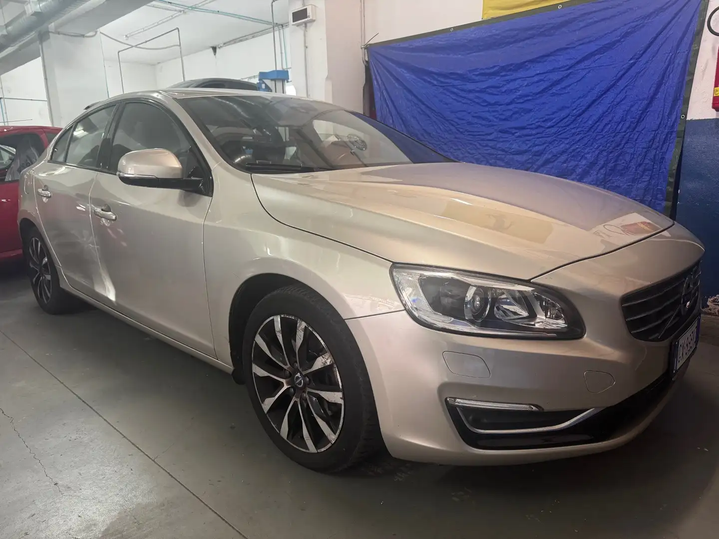 Volvo S60 S60 2.0 d3 Summum geartronic my17 Gris - 1
