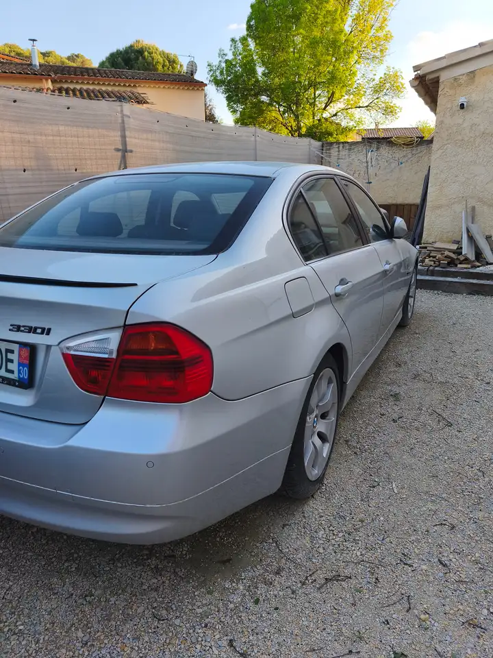 BMW 3 Series 330 2005