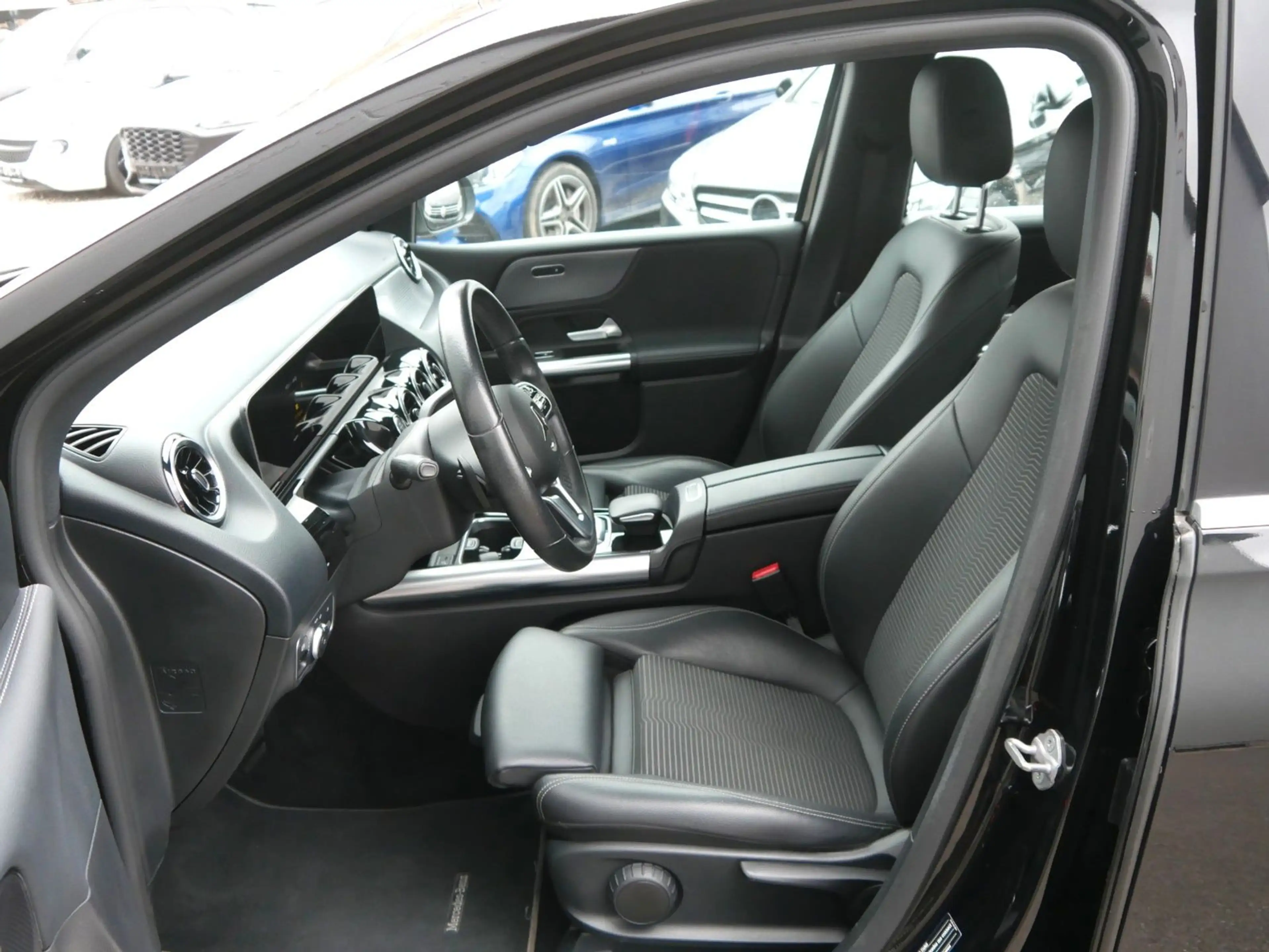 Mercedes-Benz B 250 Progressive NAVI-PREM/LED/RFK/E-HECKKLAPPE — photo 8