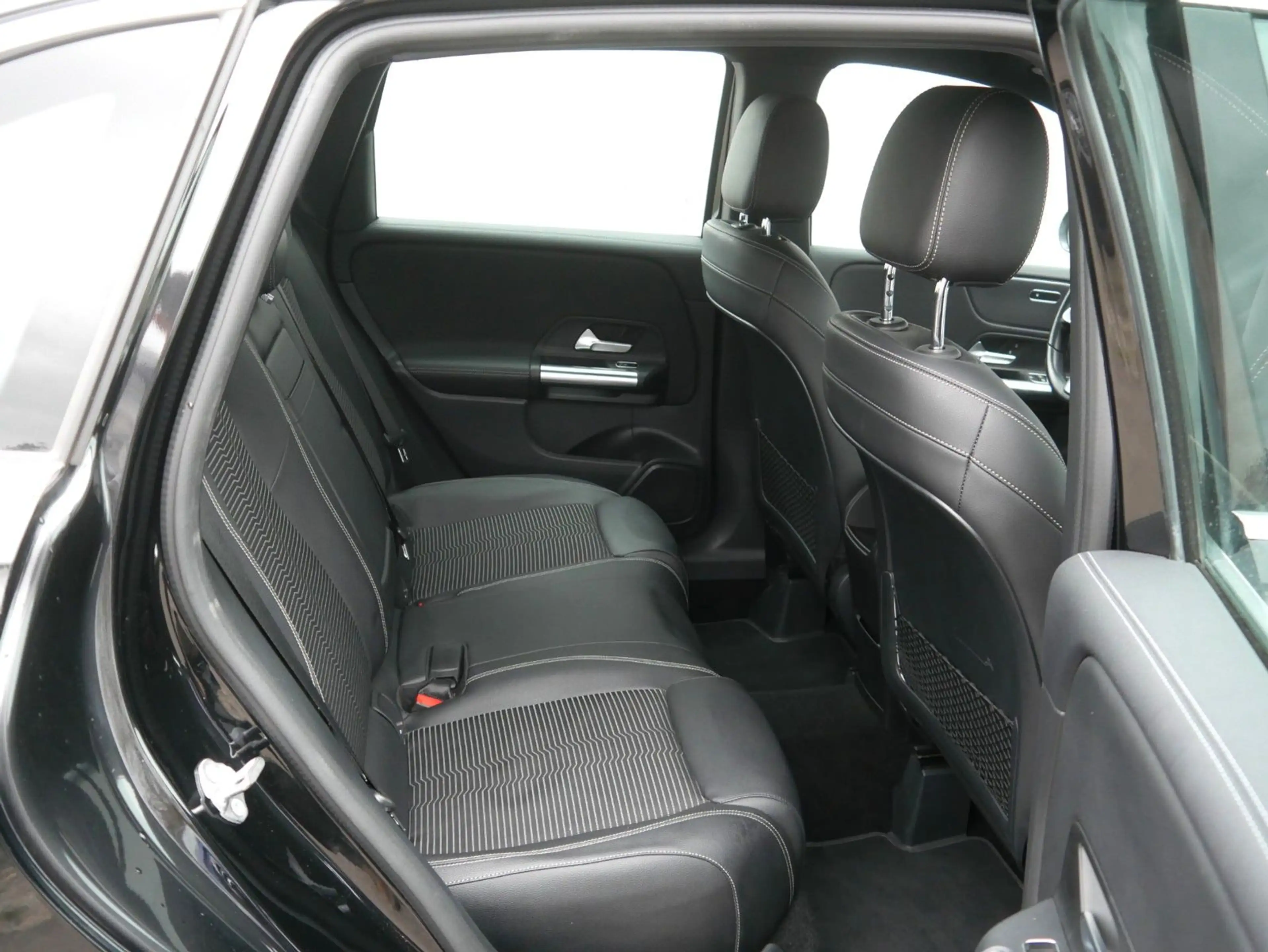 Mercedes-Benz B 250 Progressive NAVI-PREM/LED/RFK/E-HECKKLAPPE — photo 14