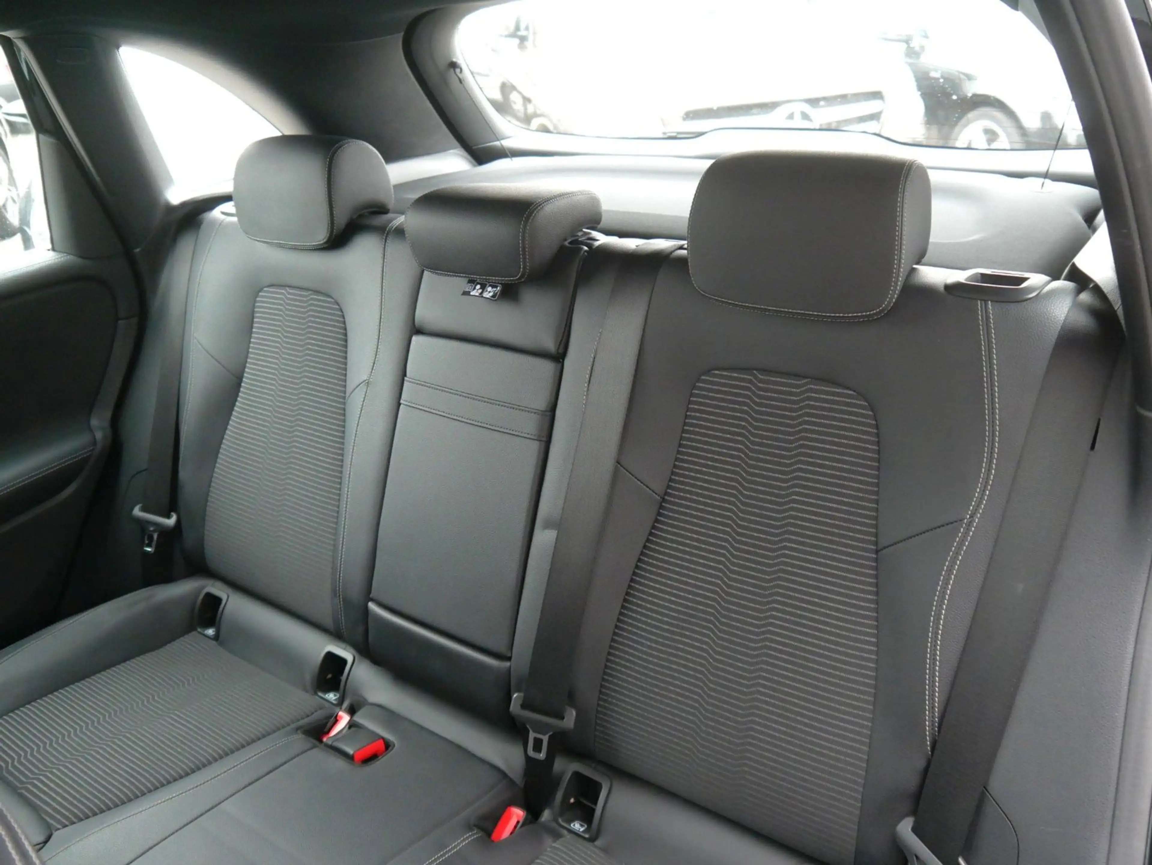 Mercedes-Benz B 250 Progressive NAVI-PREM/LED/RFK/E-HECKKLAPPE — photo 11