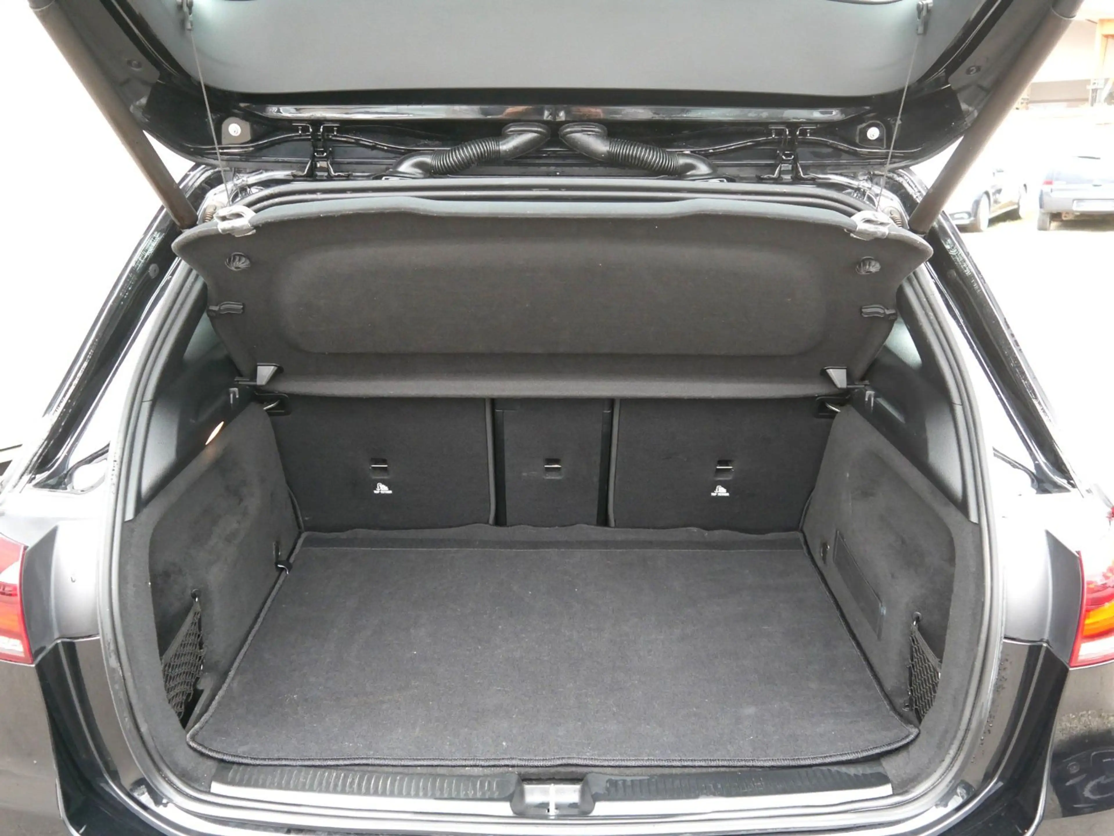 Mercedes-Benz B 250 Progressive NAVI-PREM/LED/RFK/E-HECKKLAPPE — photo 12