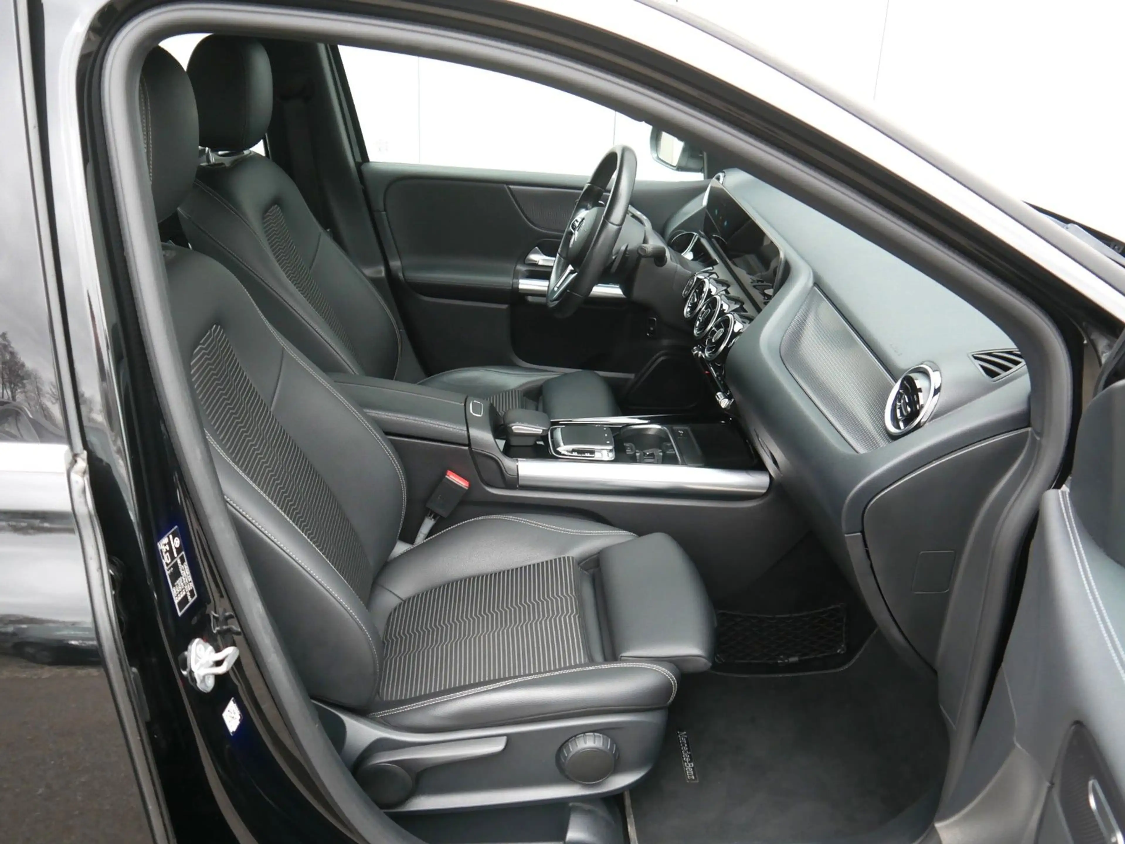 Mercedes-Benz B 250 Progressive NAVI-PREM/LED/RFK/E-HECKKLAPPE — photo 15