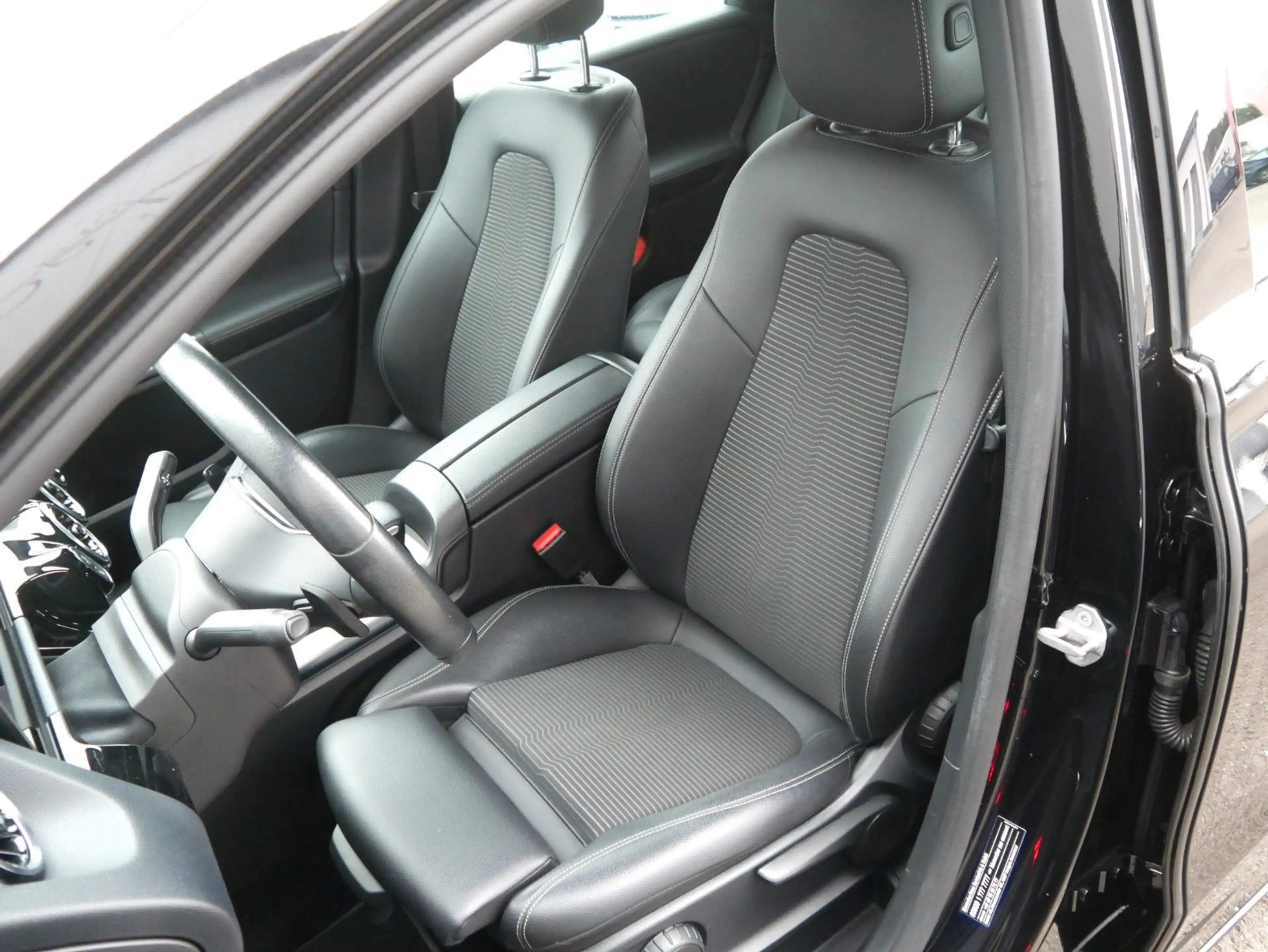 Mercedes-Benz B 250 Progressive NAVI-PREM/LED/RFK/E-HECKKLAPPE — photo 9