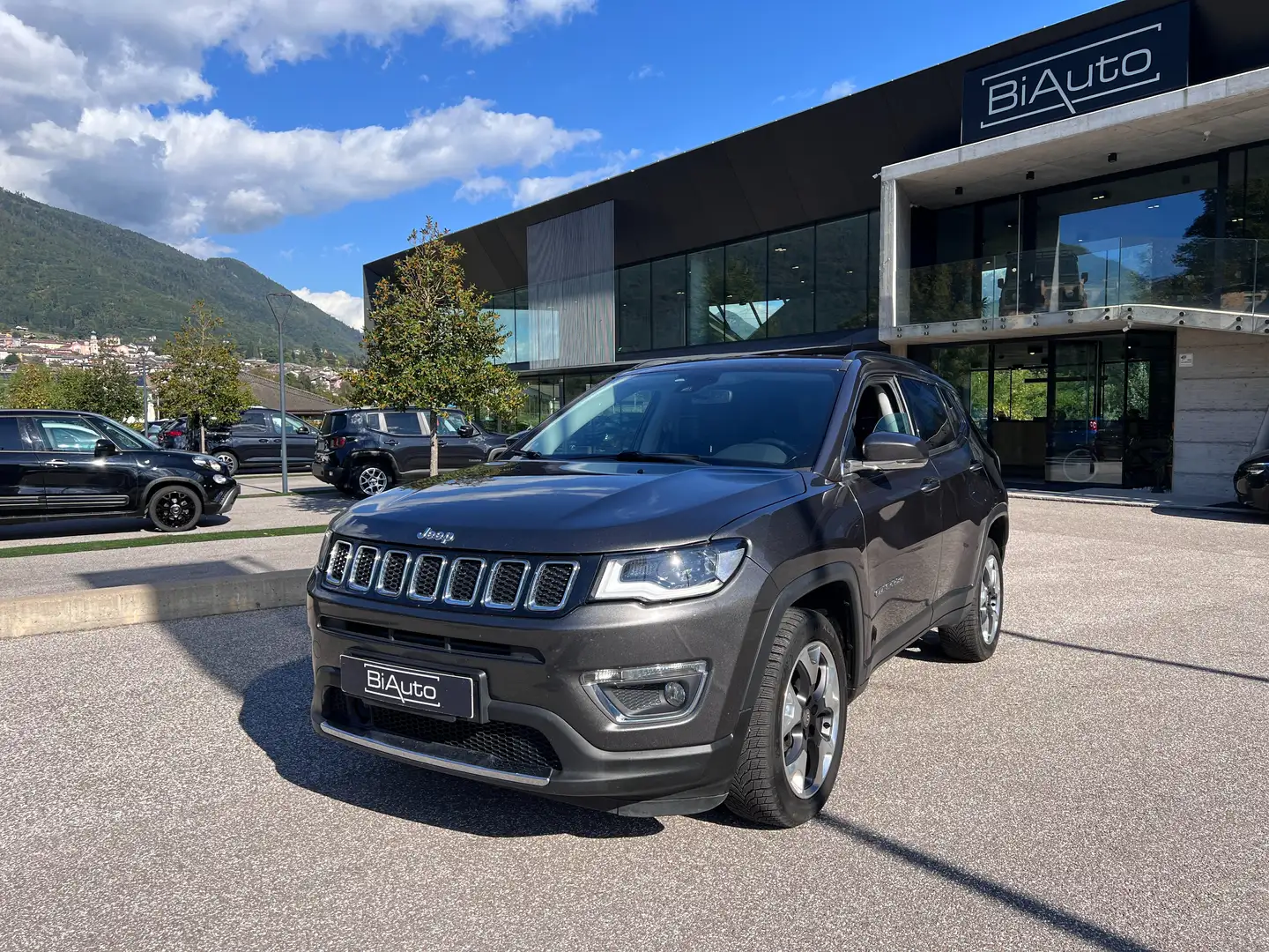Jeep Compass 2.0 MJT LIMITED 4WD 140CV AUTO Gris - 1